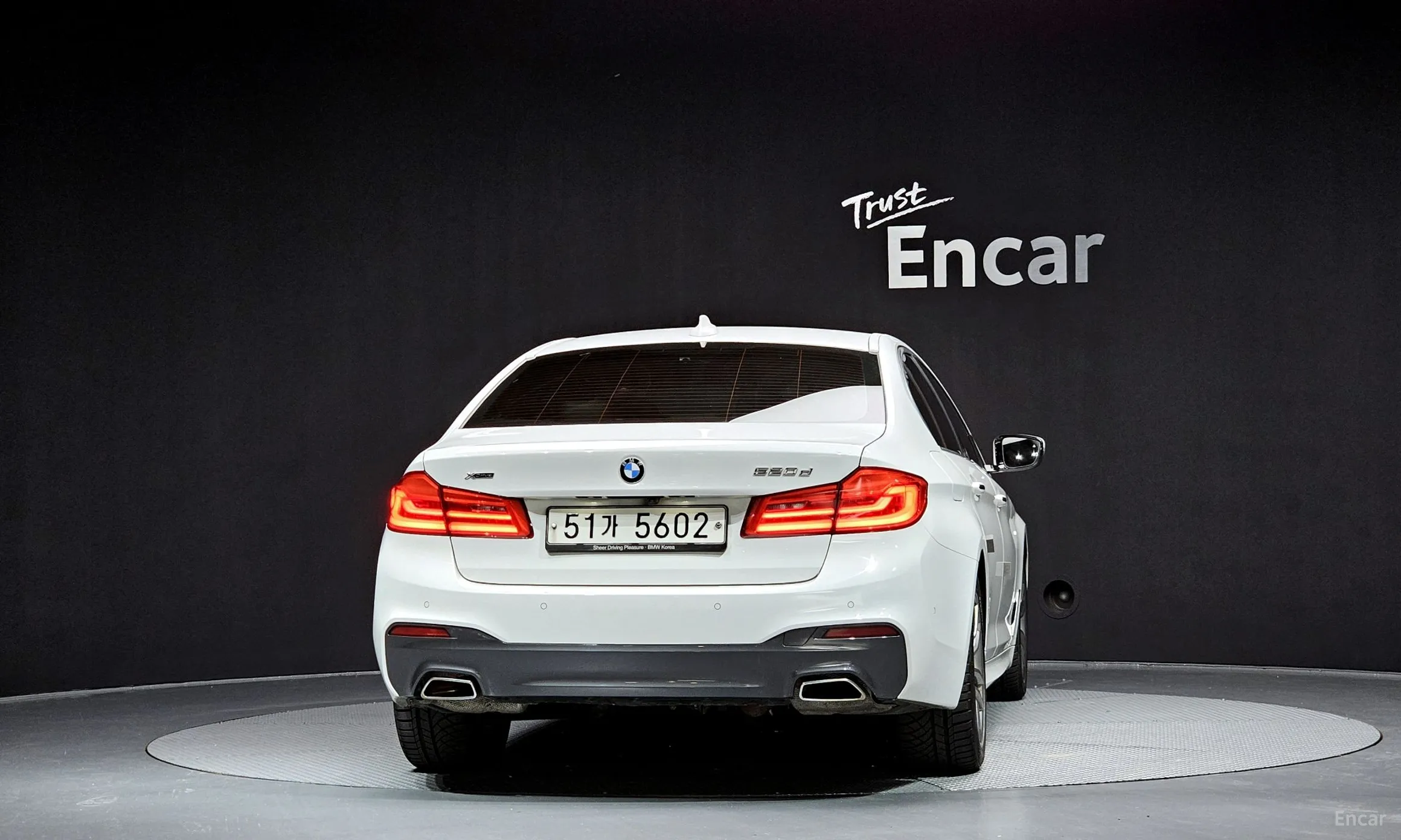 BMW 5 Series (G30) превью 3