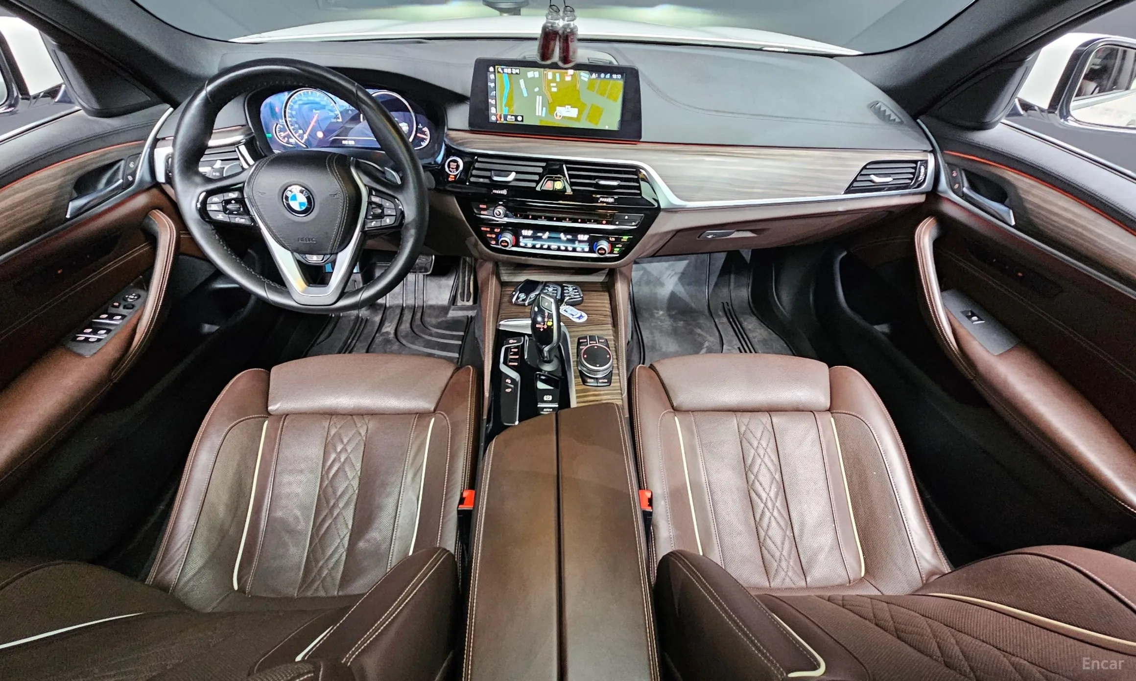 BMW 5 Series (G30) превью 4