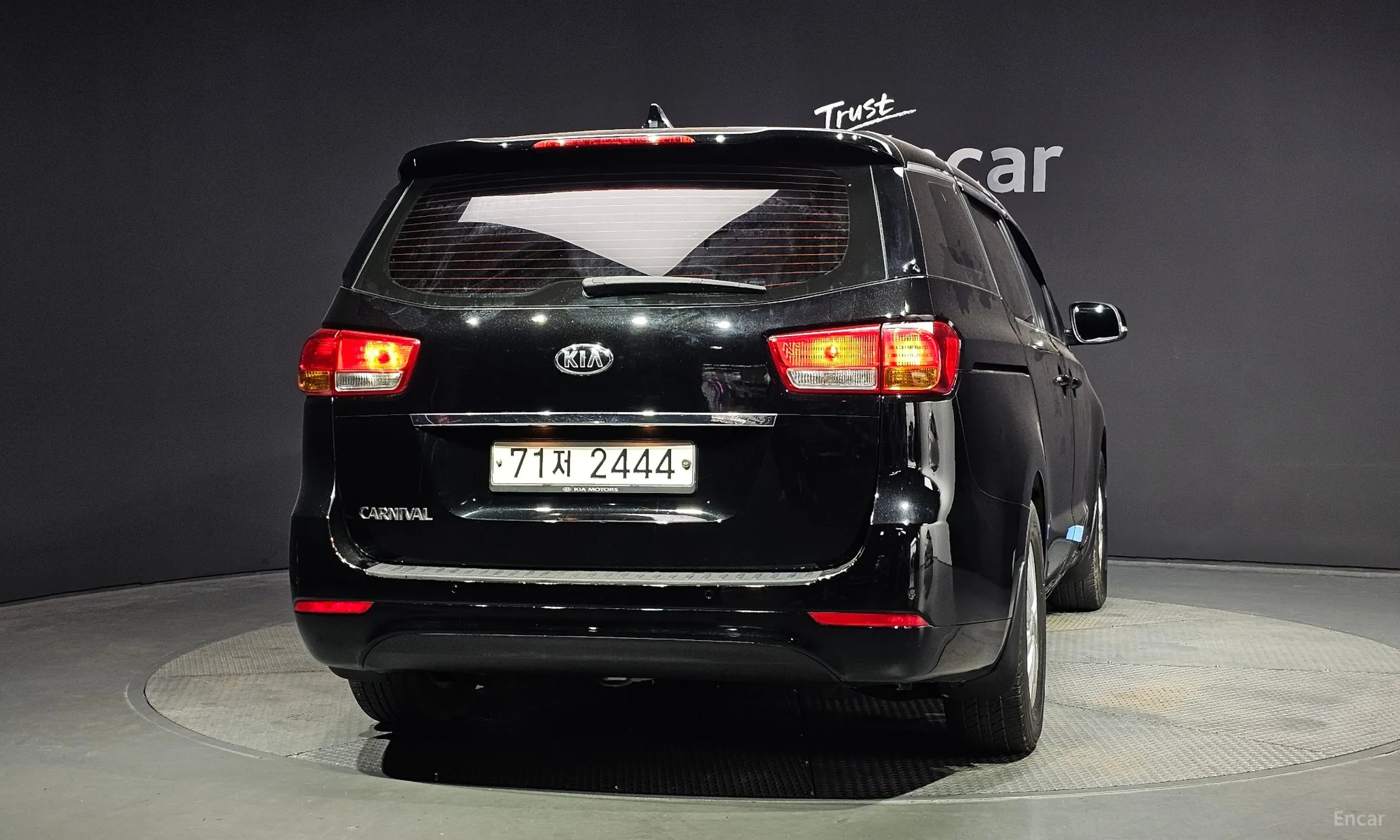 Kia Carnival превью 3