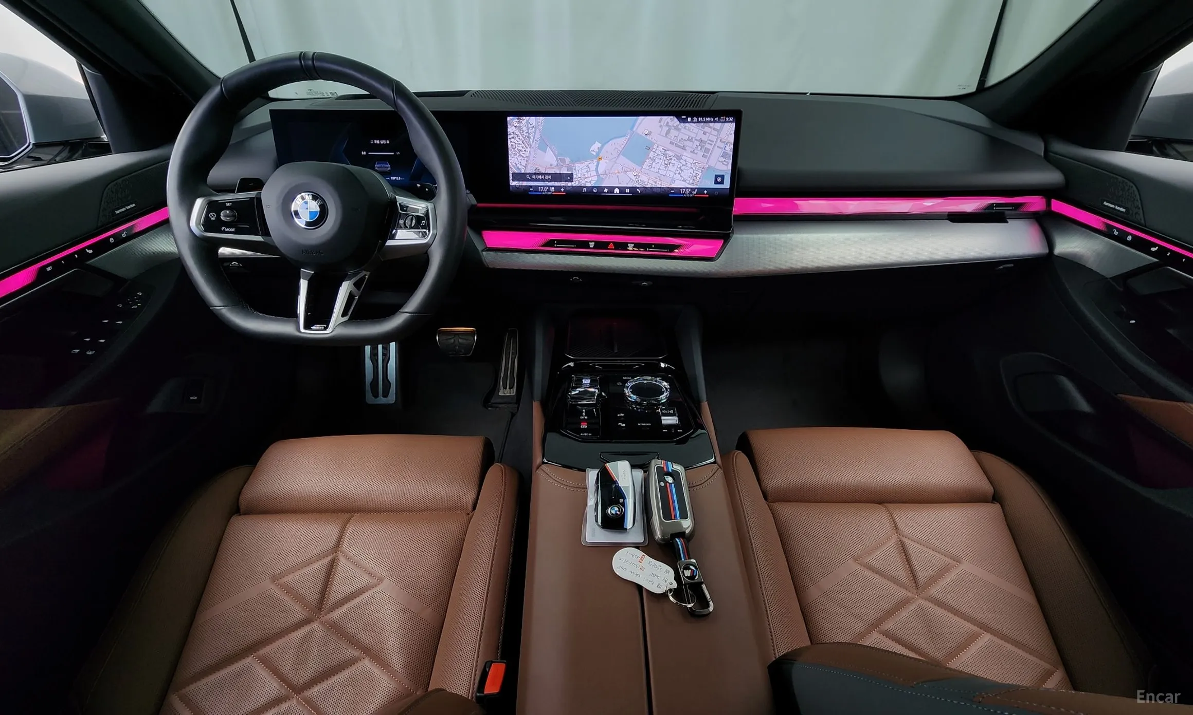 BMW 5 Series (G60) превью 4