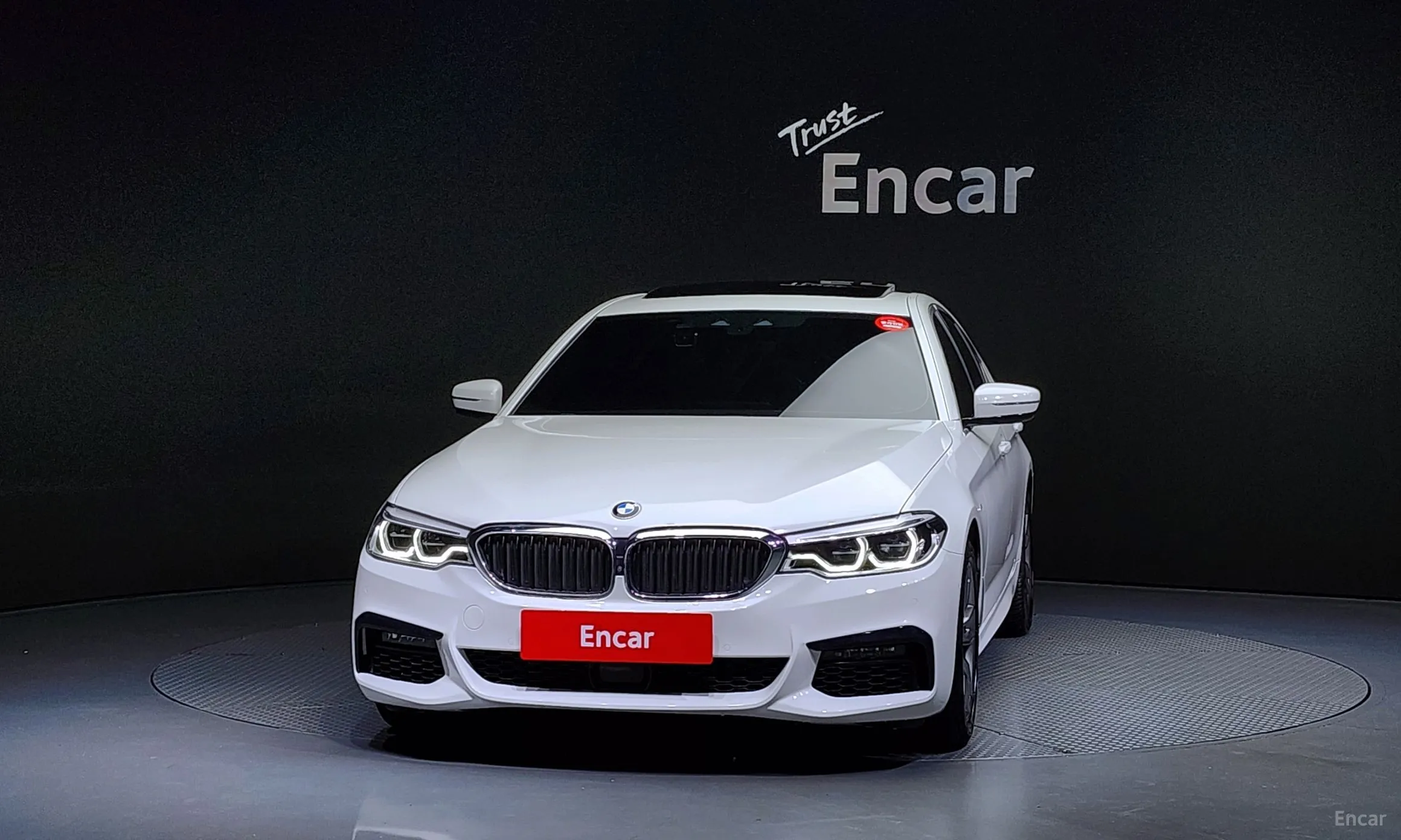 BMW 5 Series (G30) превью 2