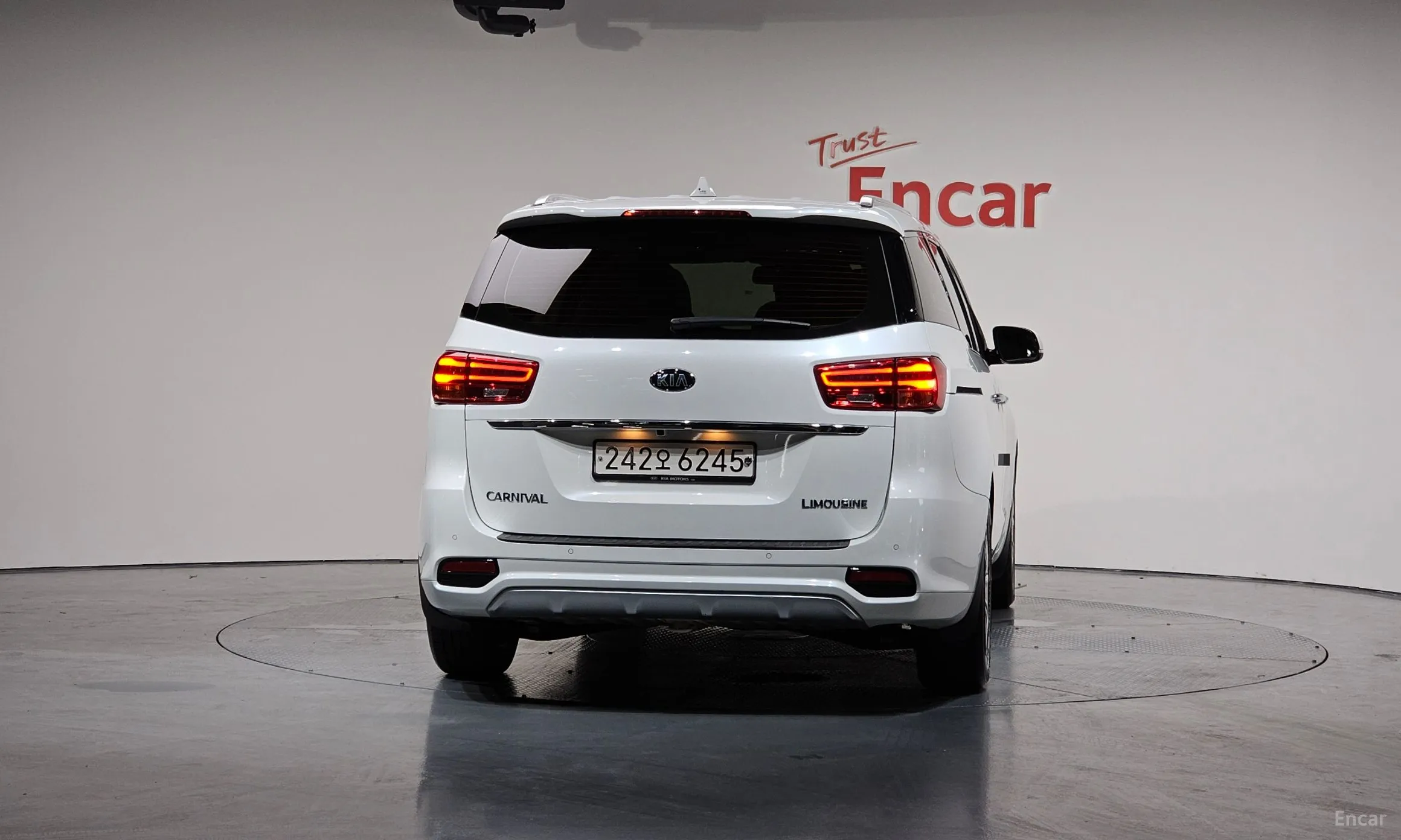 Kia Carnival превью 3