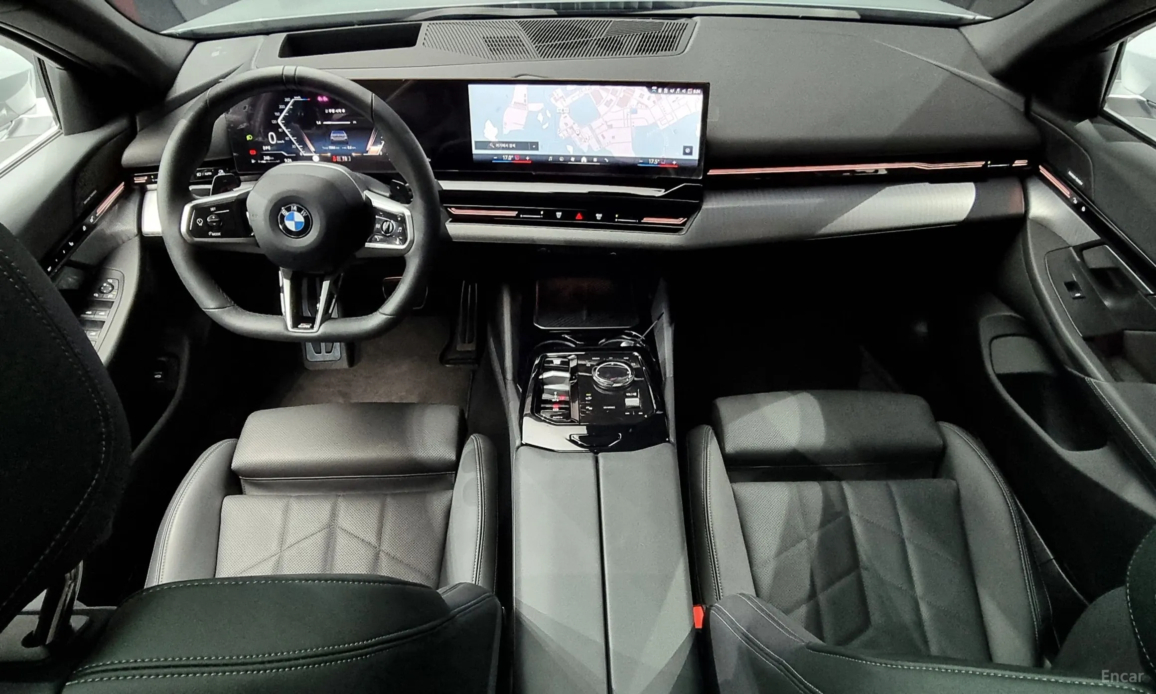 BMW 5 Series (G60) превью 4