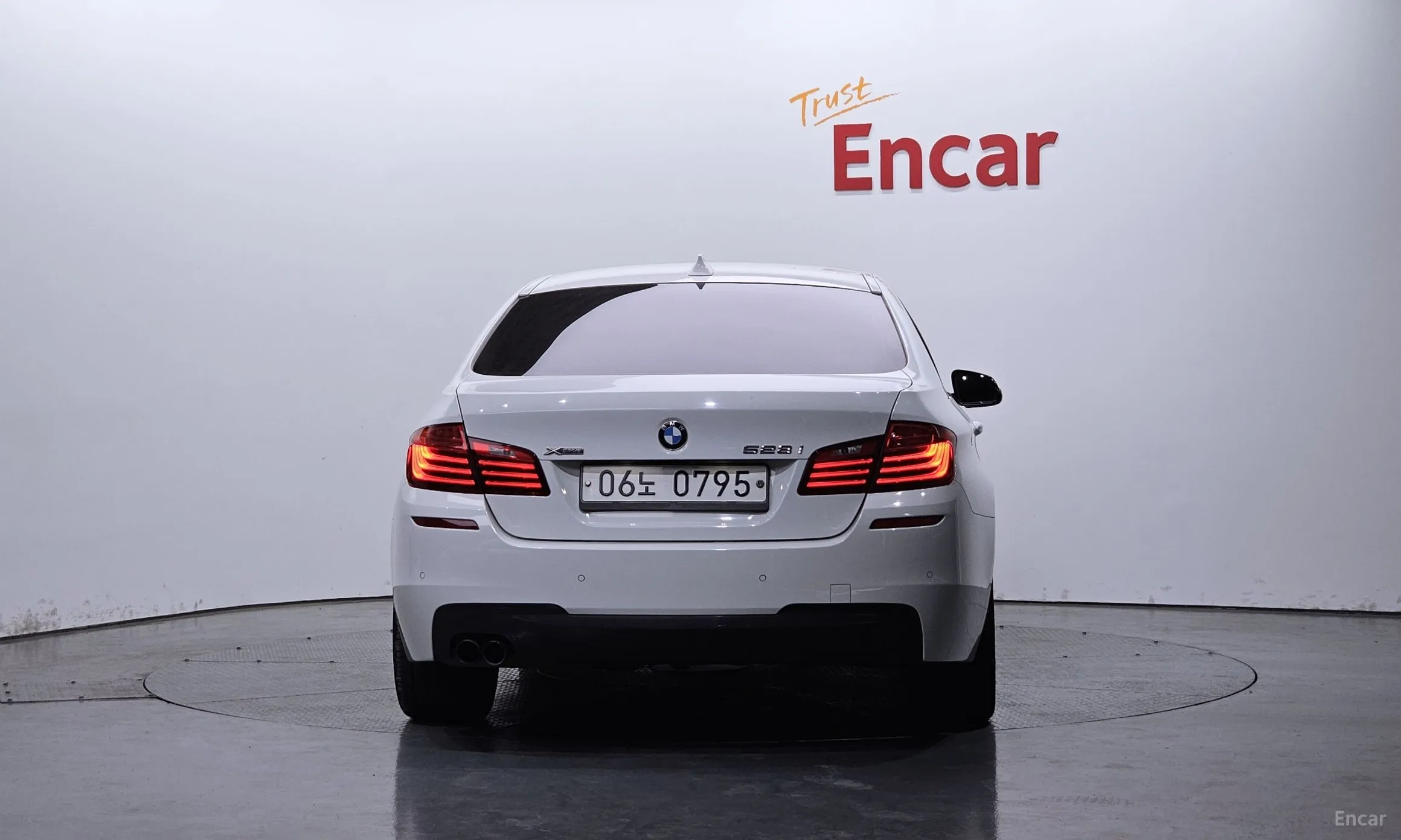 BMW 5 Series (F10) превью 3