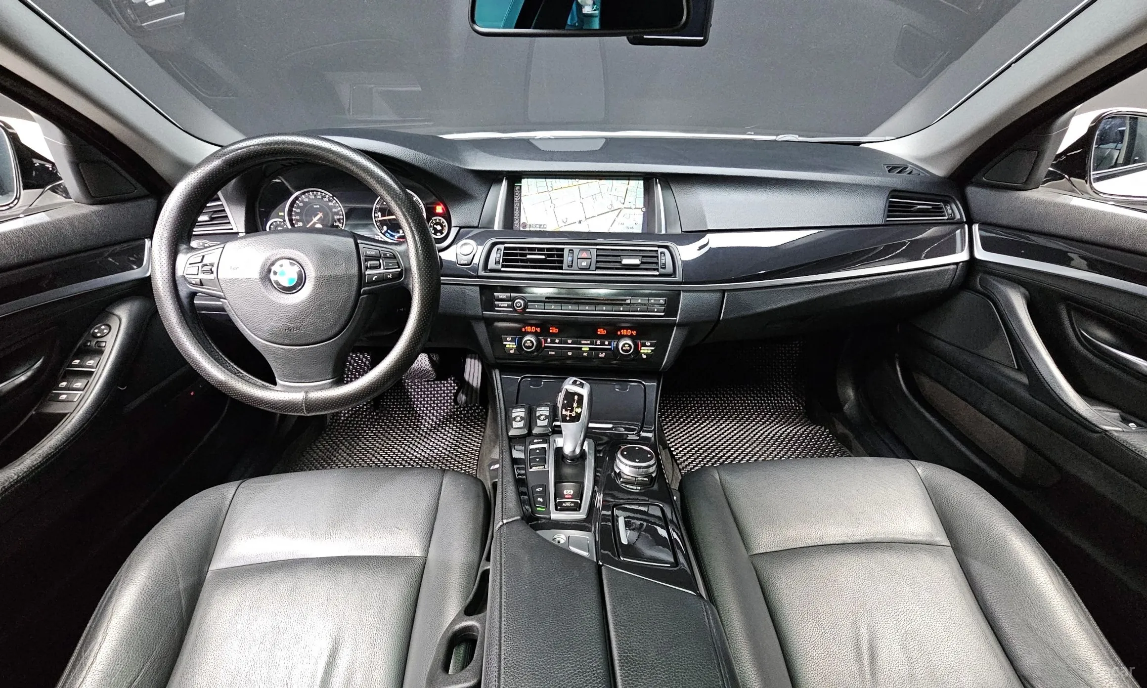 BMW 5 Series (F10) превью 4