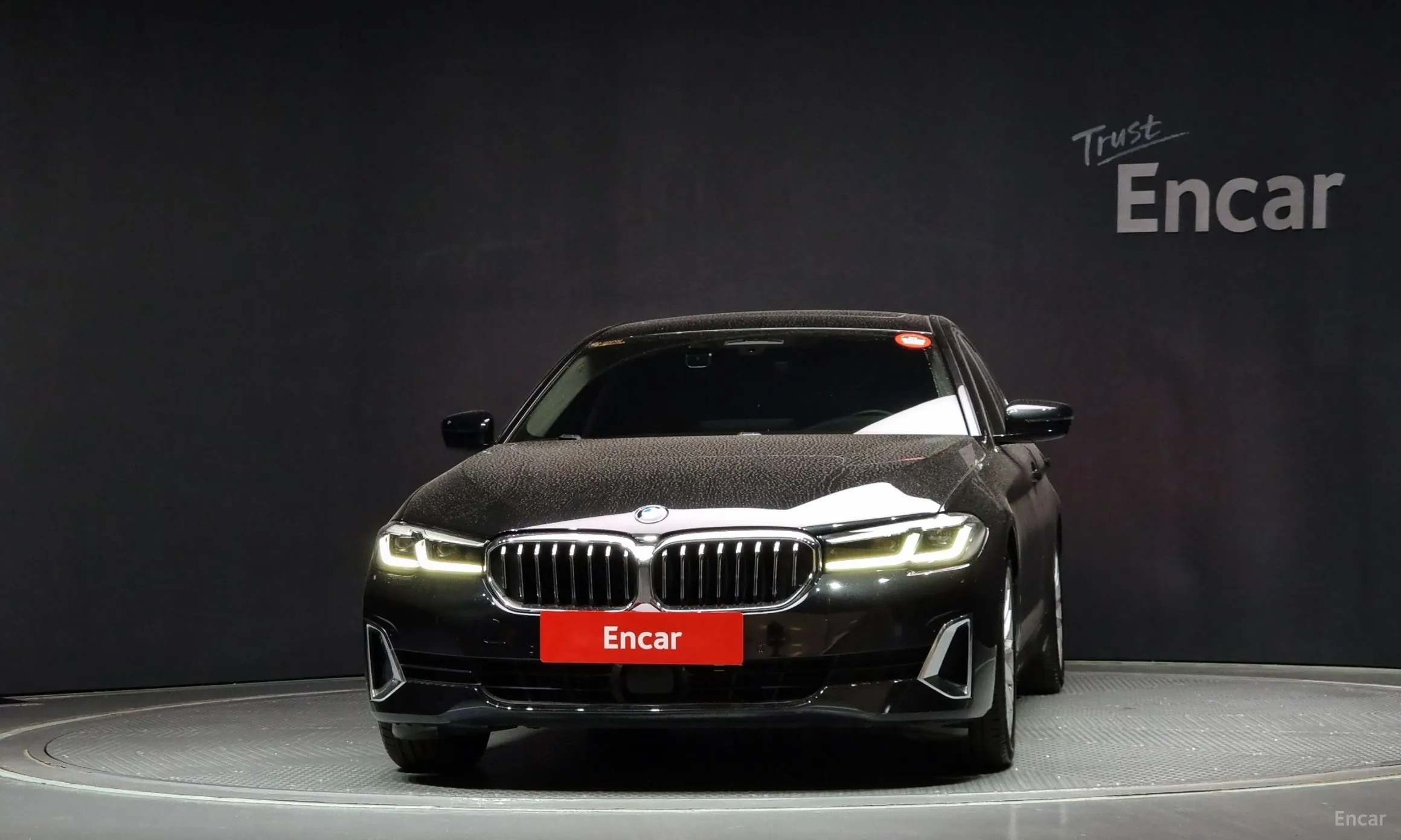 BMW 5 Series (G30) превью 2