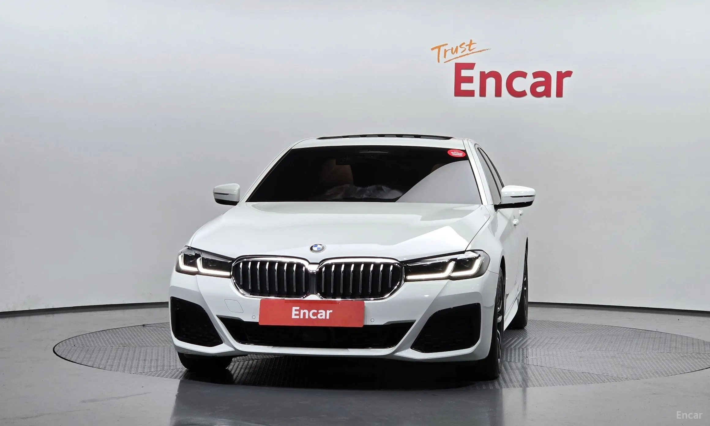 BMW 5 Series (G30) превью 2