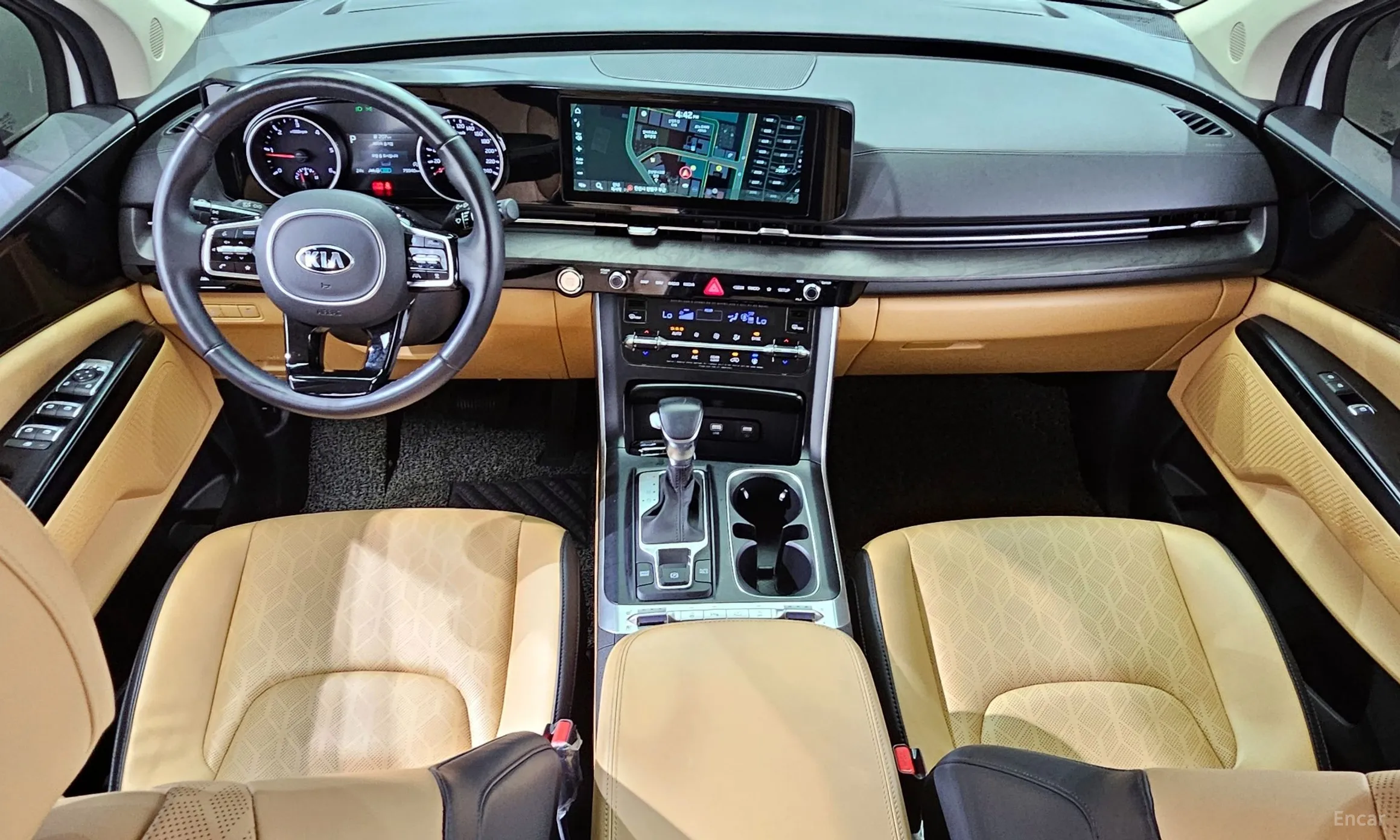 Kia Carnival Gen 4 превью 4