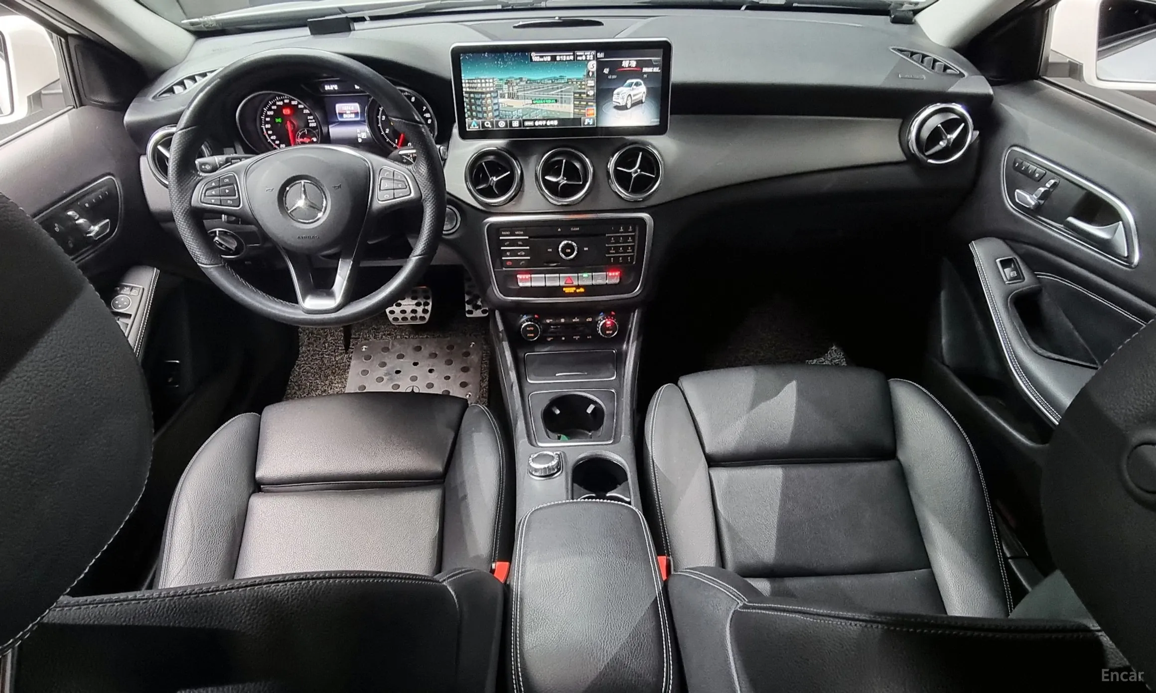 Mercedes Benz GLA-Class X156 превью 4