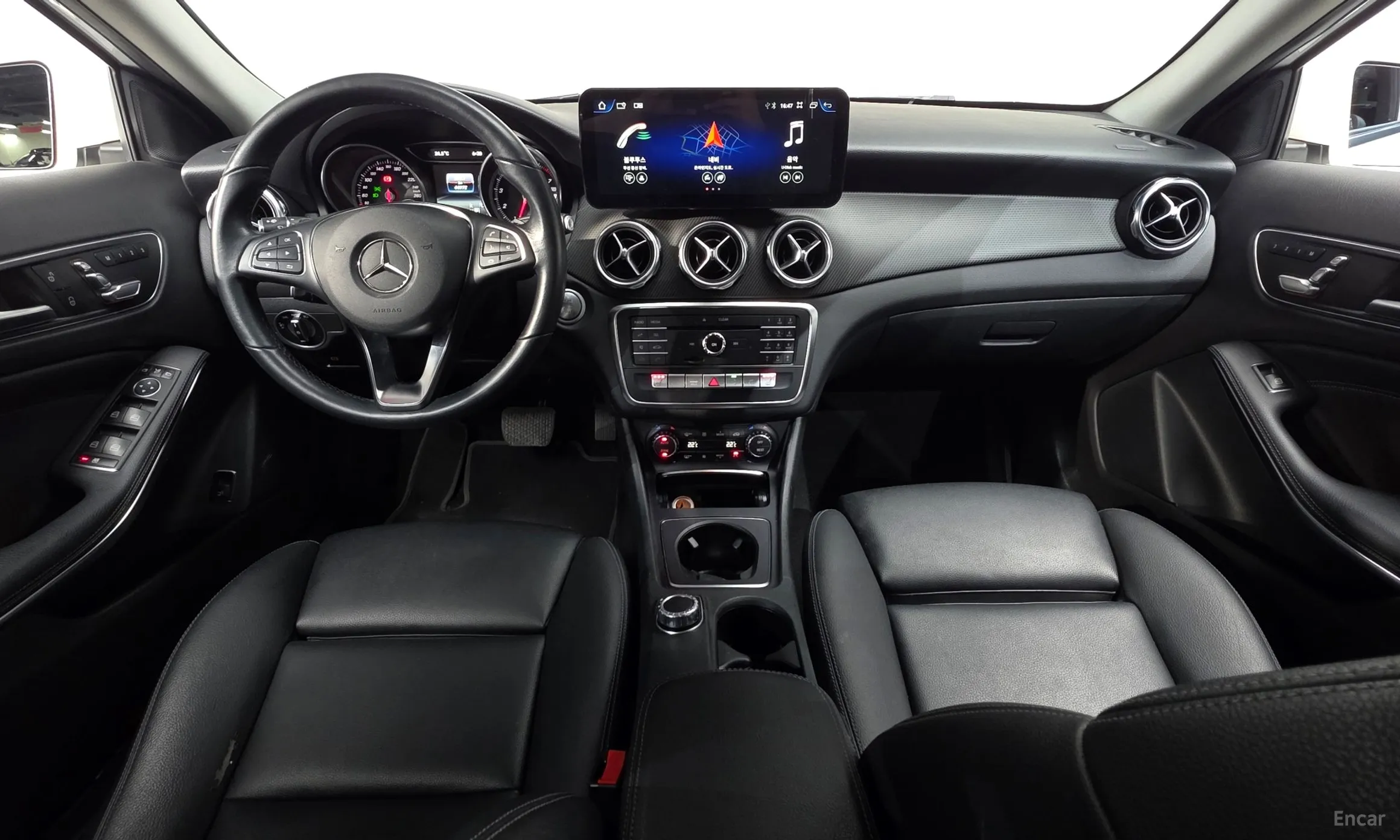 Mercedes Benz GLA-Class X156 превью 4