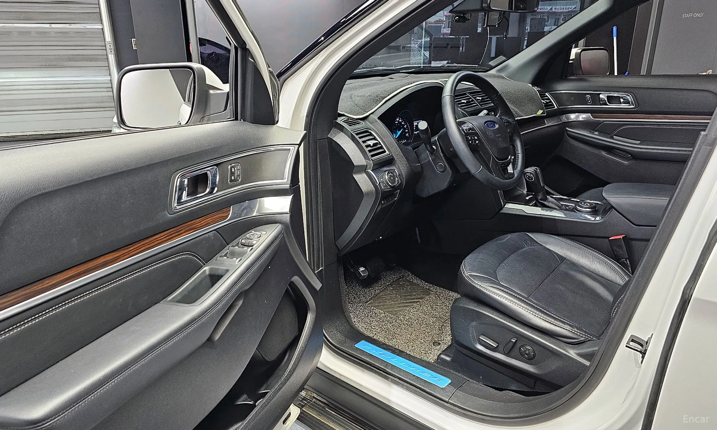 Ford Explorer превью 11