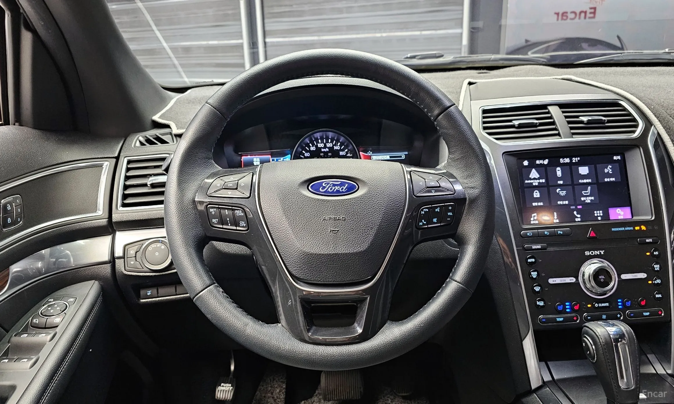 Ford Explorer превью 13