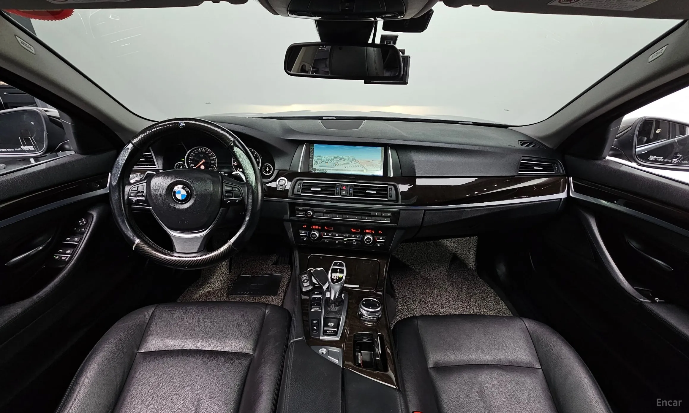 BMW 5 Series (F10) превью 4