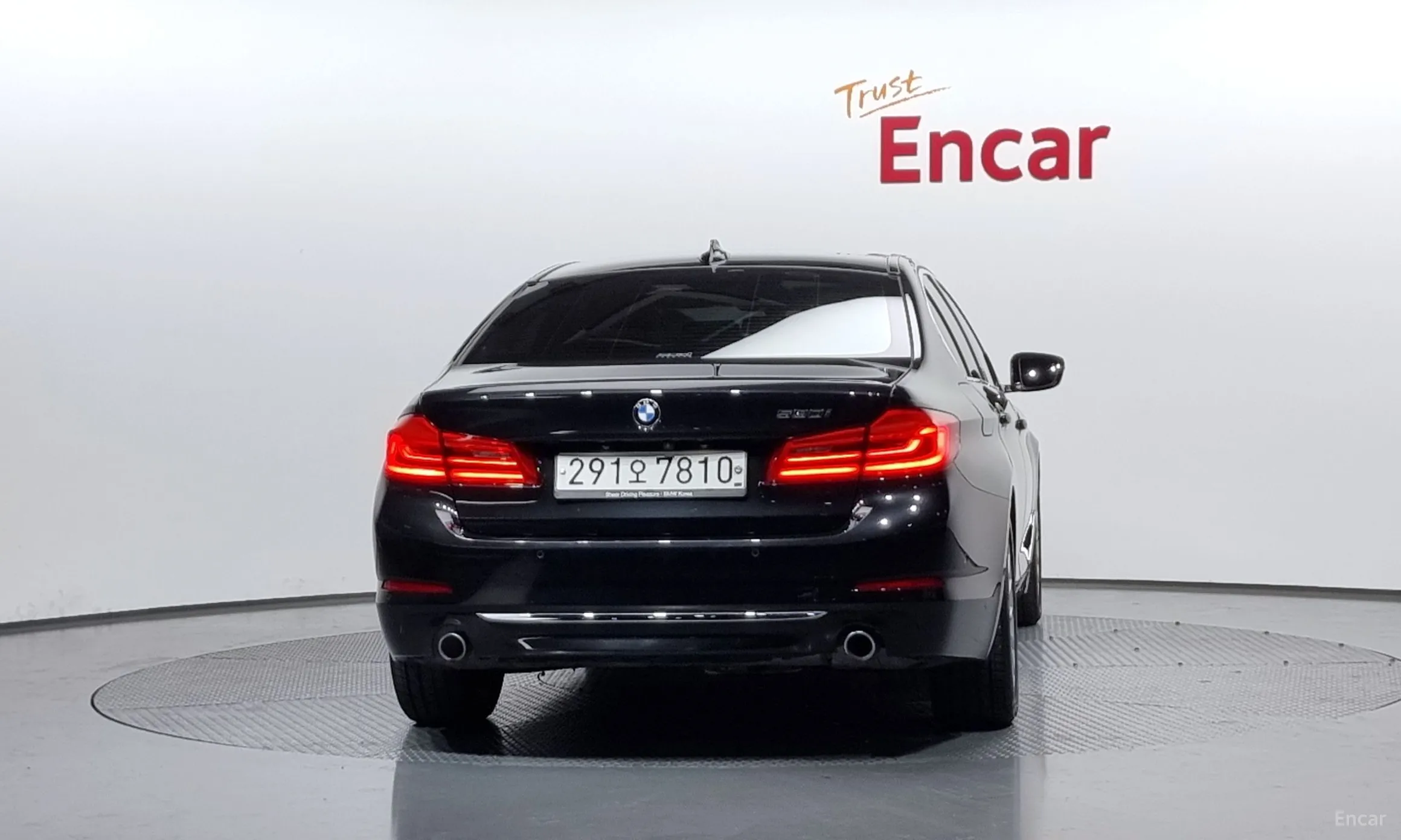 BMW 5 Series (G30) превью 3