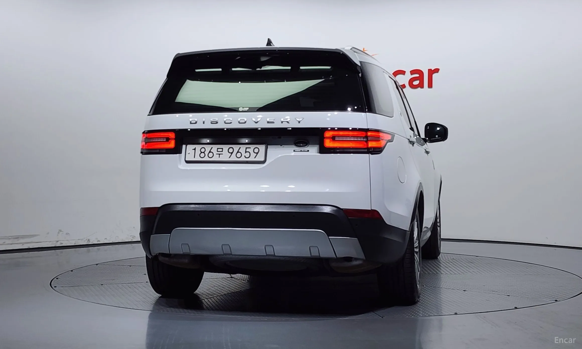 Land Rover Discovery 5 превью 3