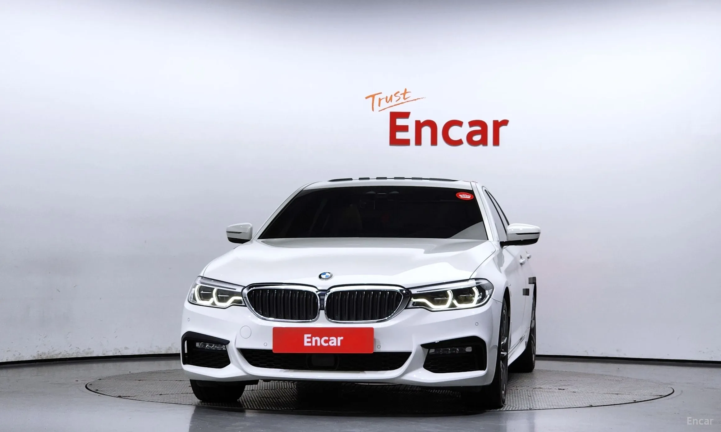 BMW 5 Series (G30) превью 2