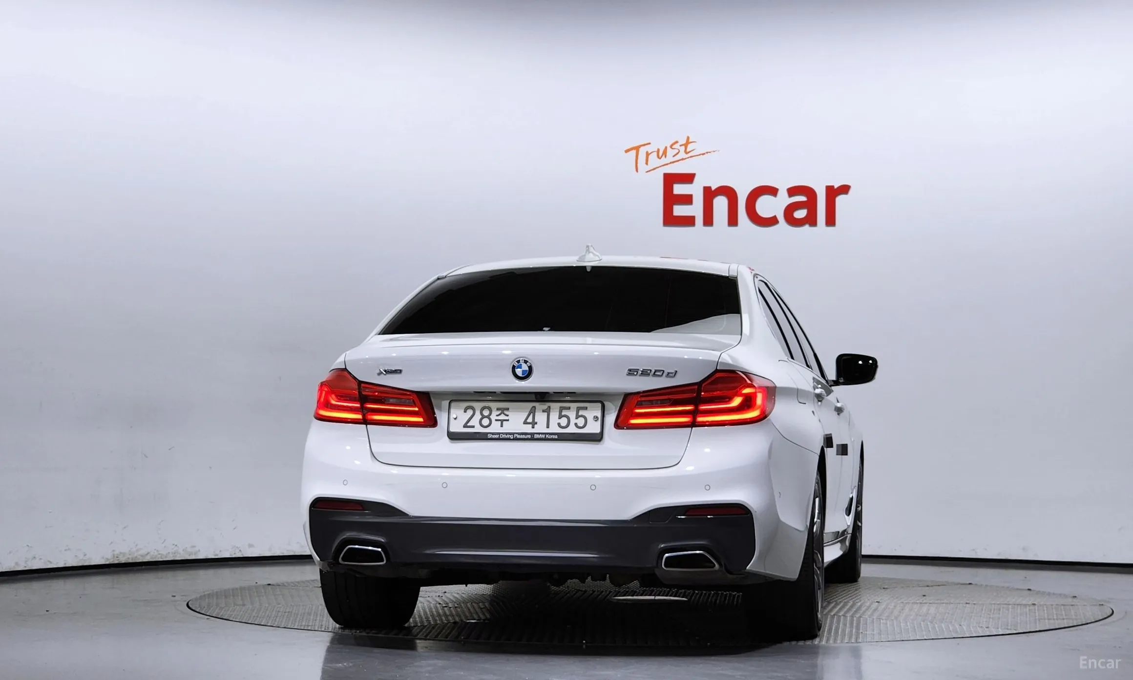 BMW 5 Series (G30) превью 3