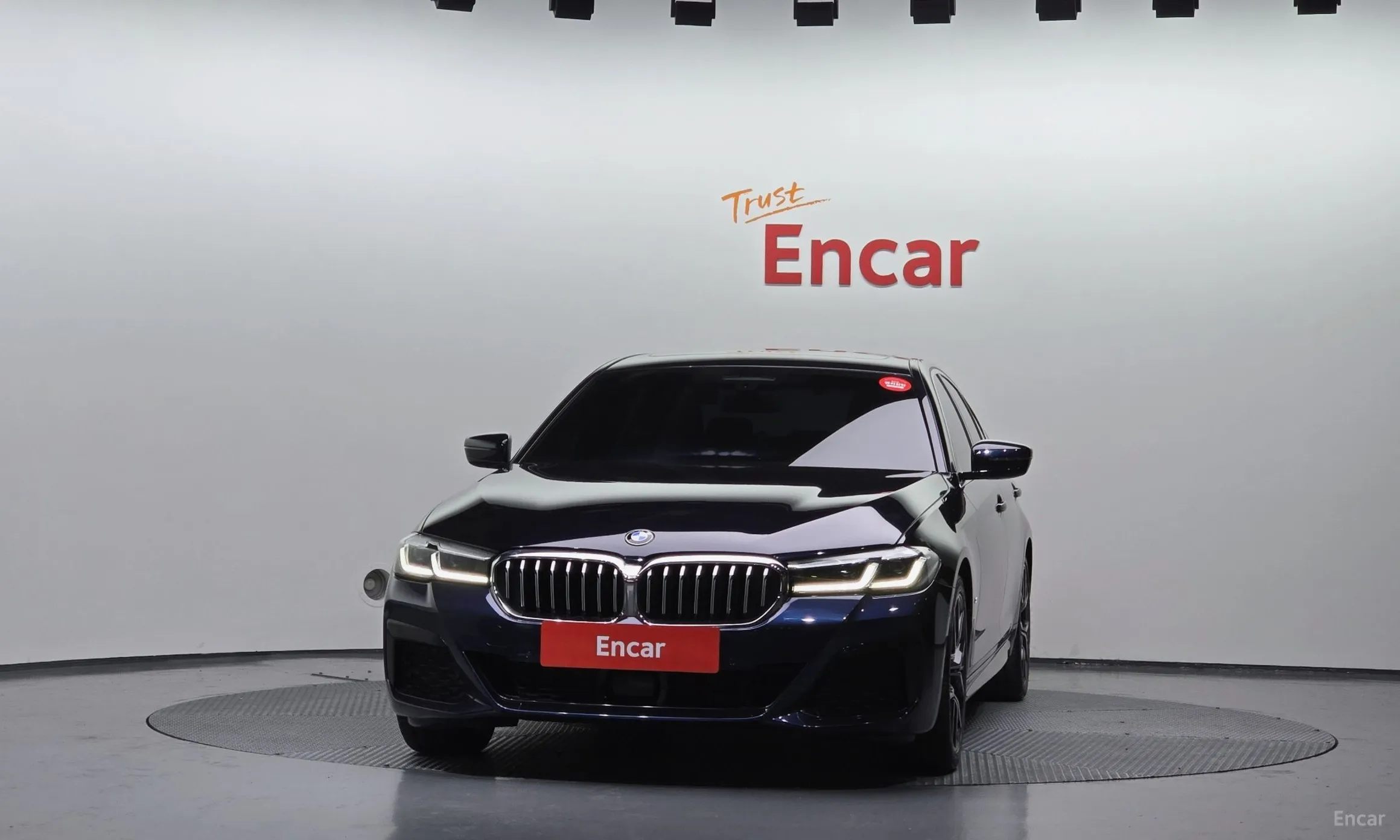 BMW 5 Series (G30) превью 2