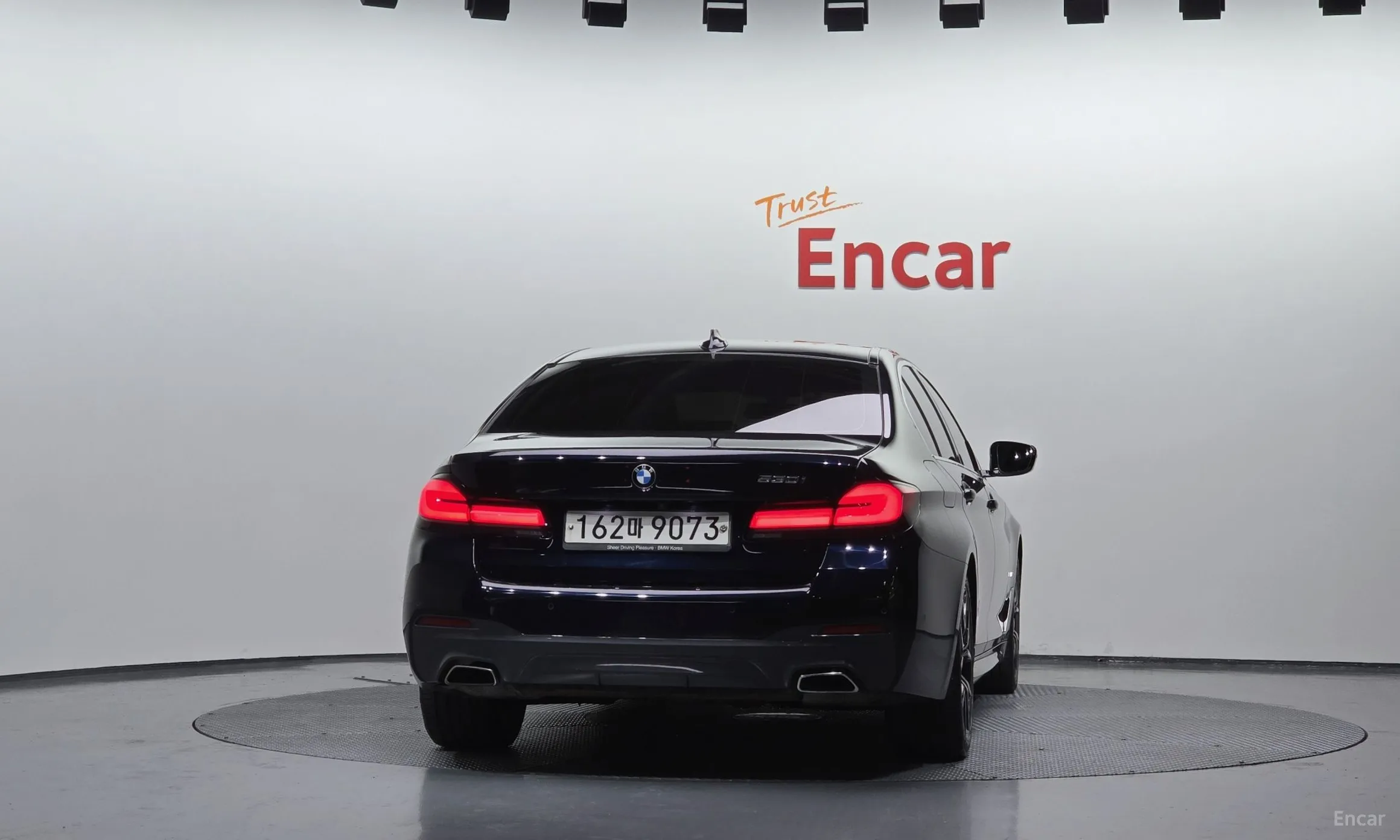 BMW 5 Series (G30) превью 3
