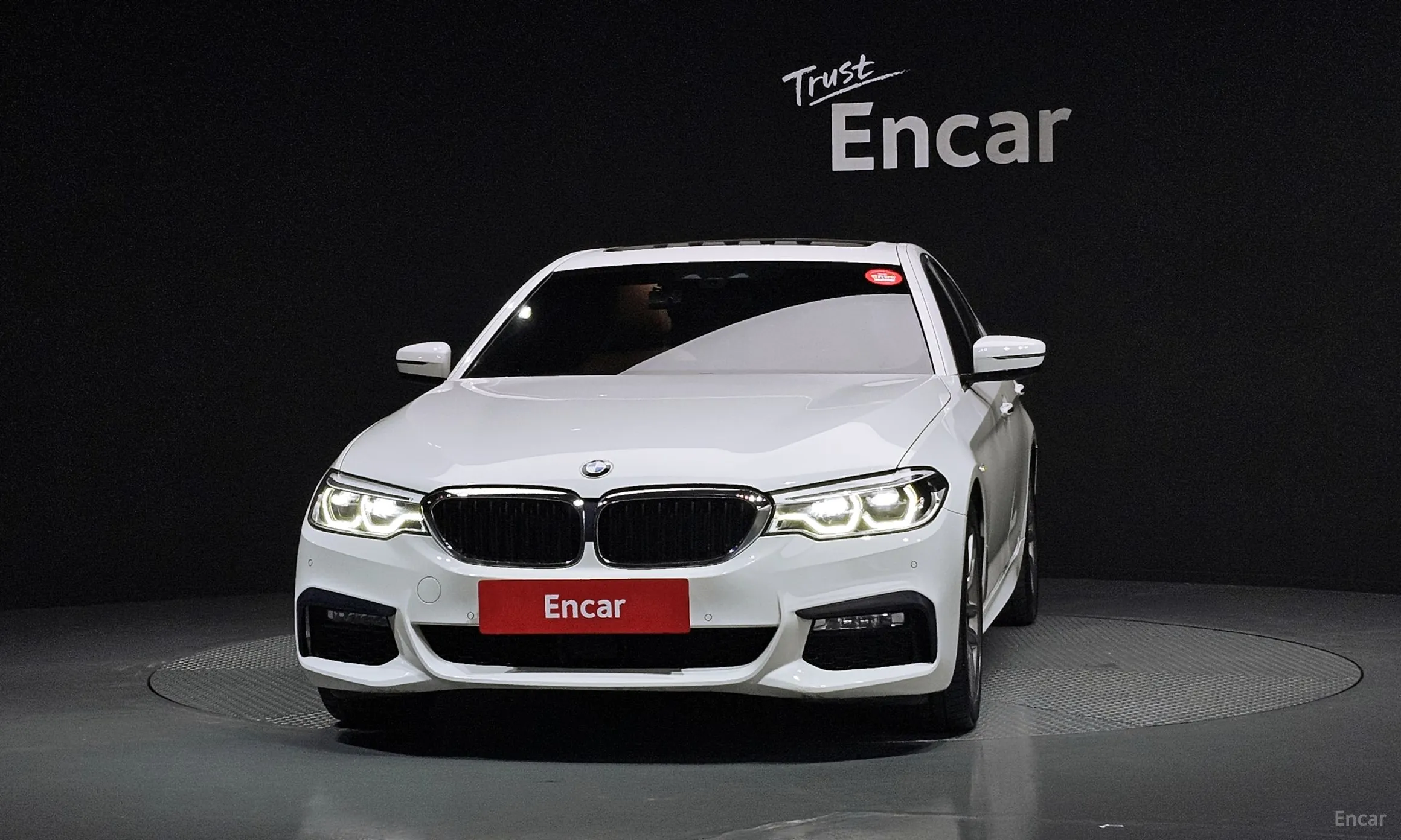 BMW 5 Series (G30) превью 2