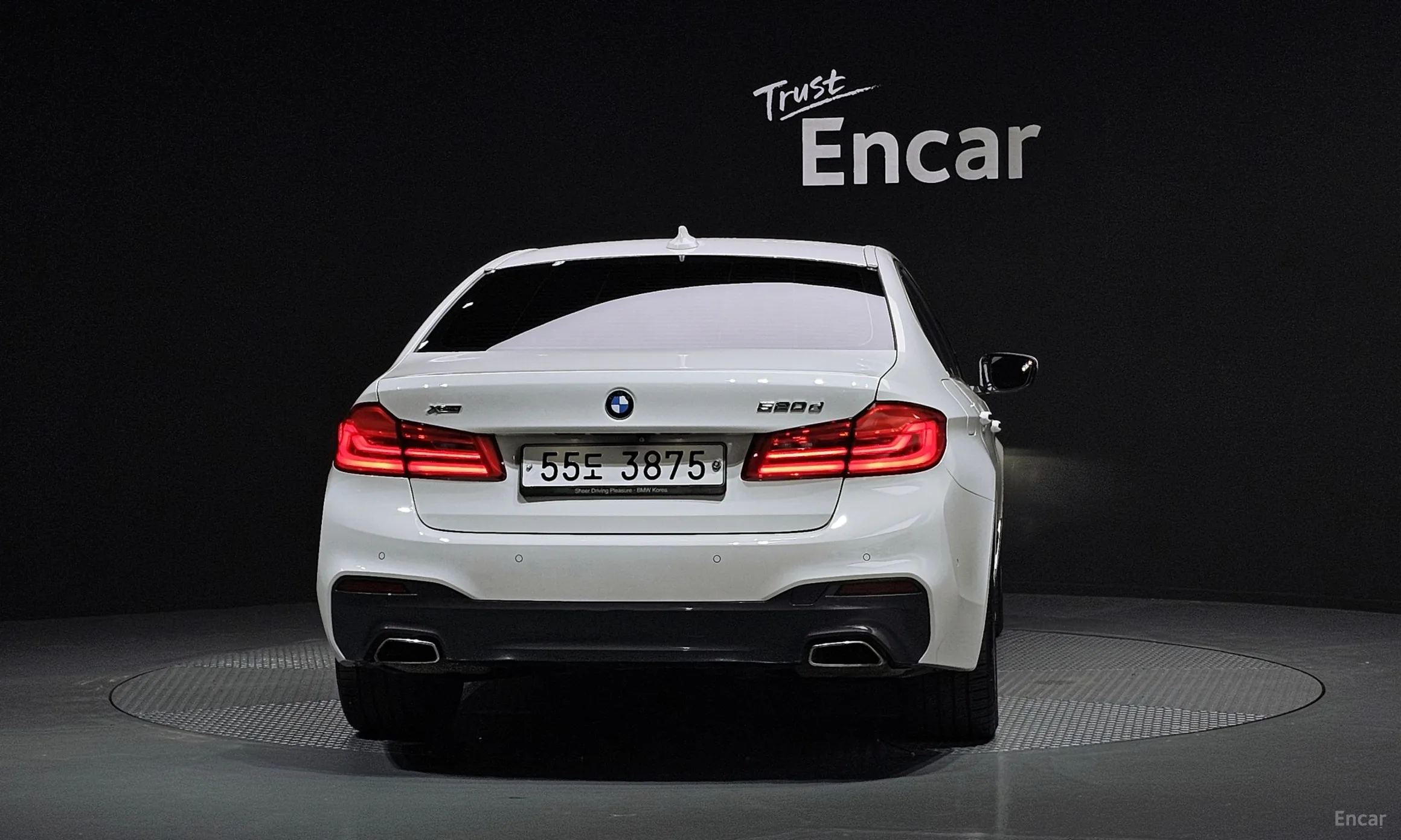 BMW 5 Series (G30) превью 3