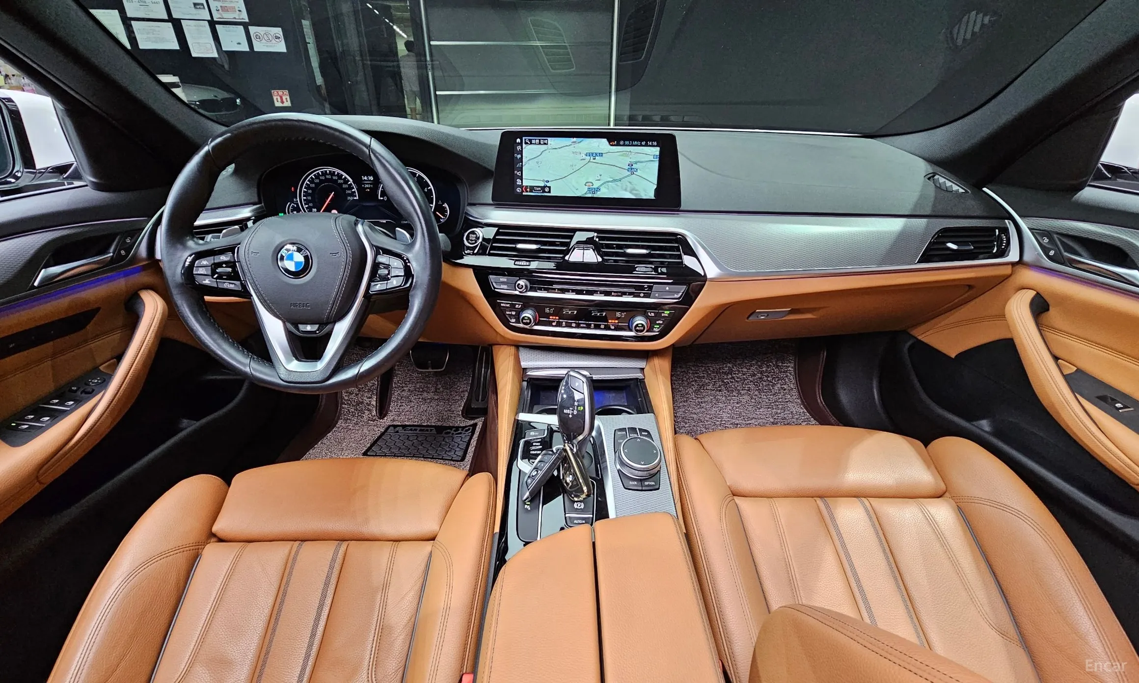 BMW 5 Series (G30) превью 4