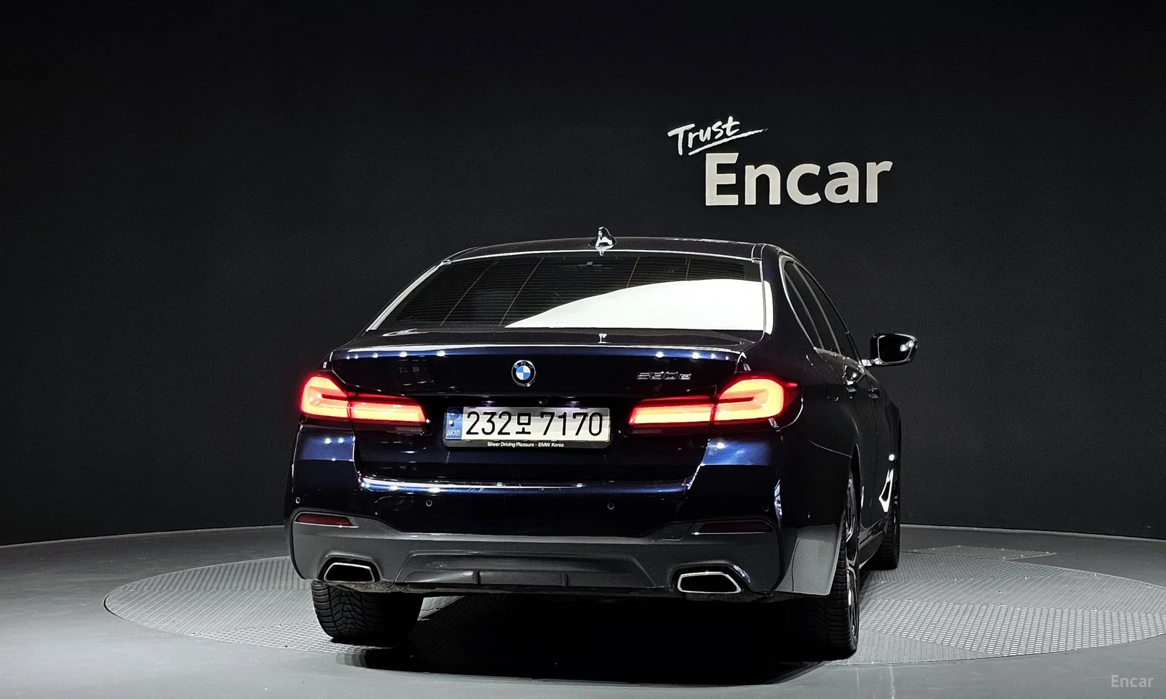 BMW 5 Series (G30) превью 3
