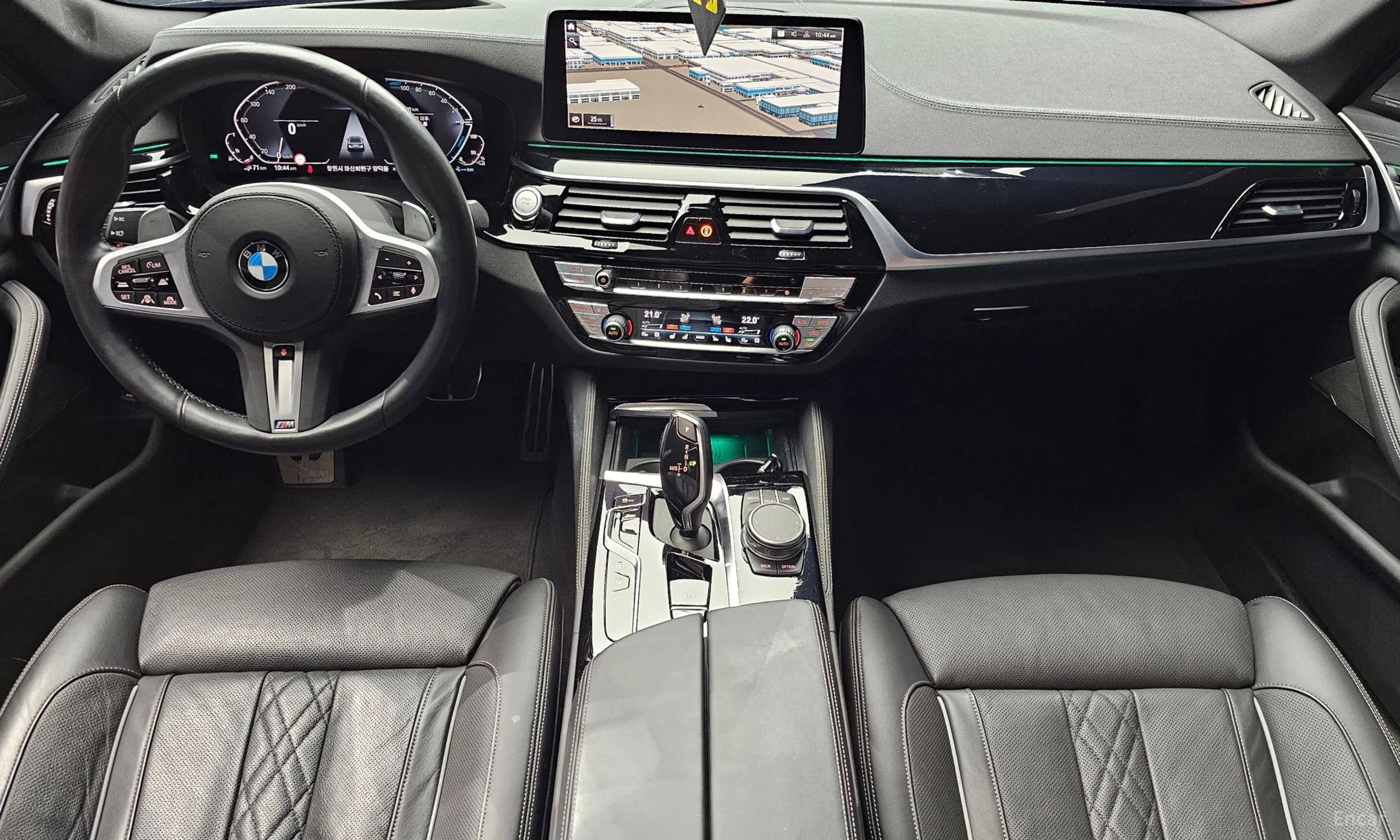 BMW 5 Series (G30) превью 4