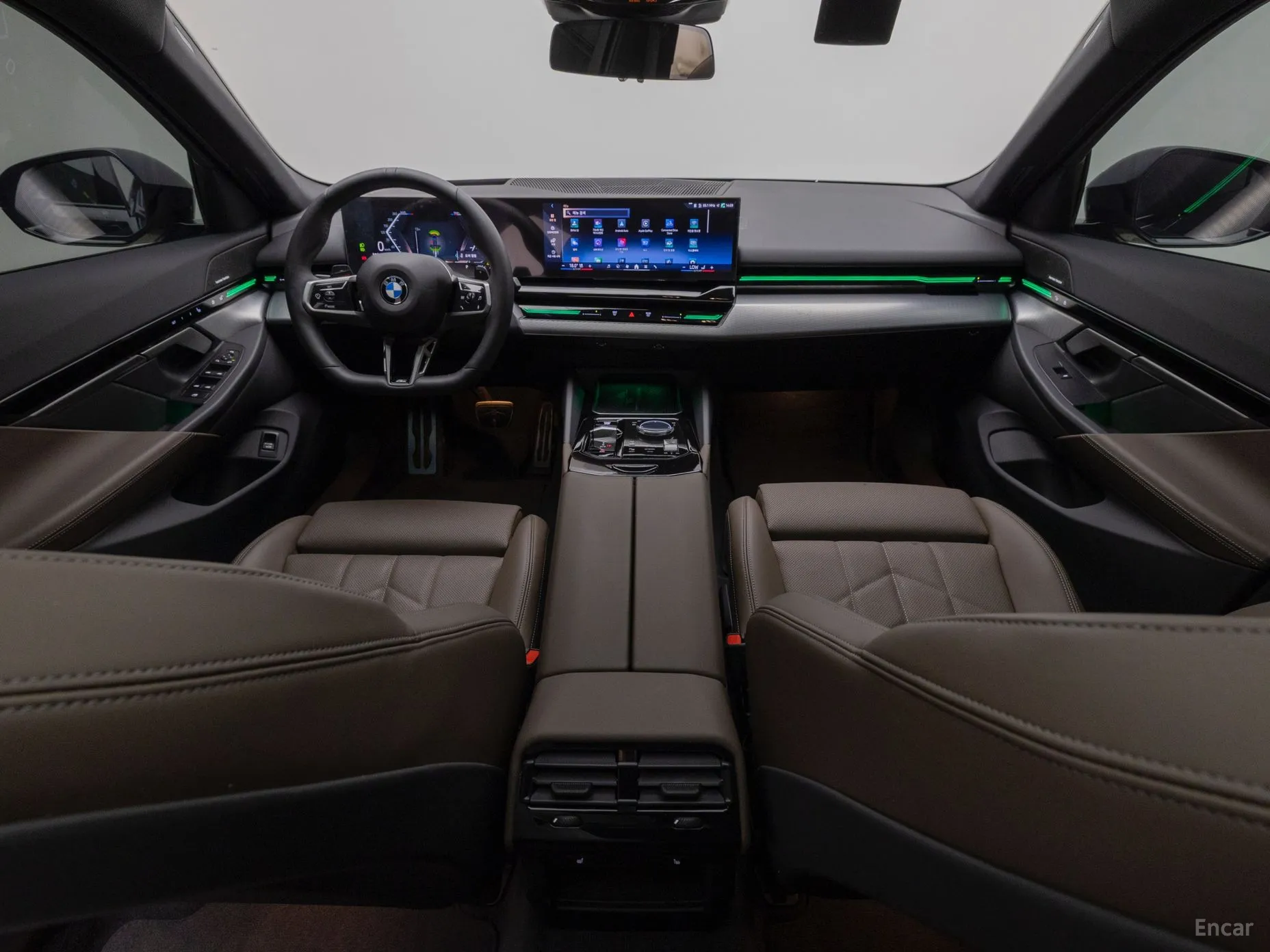 BMW 5 Series (G60) превью 4