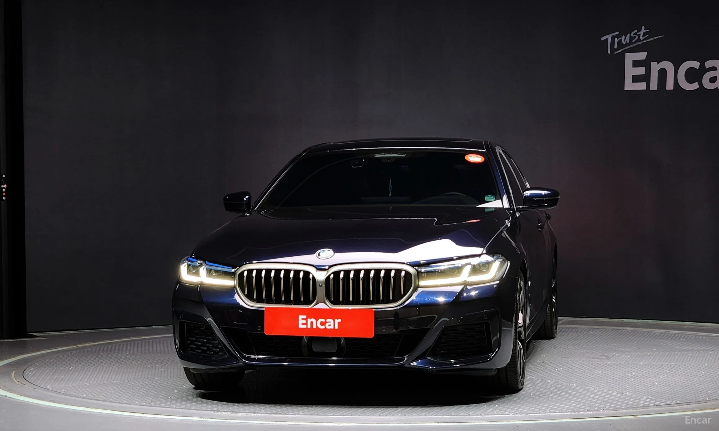 BMW 5 Series (G30) превью 2