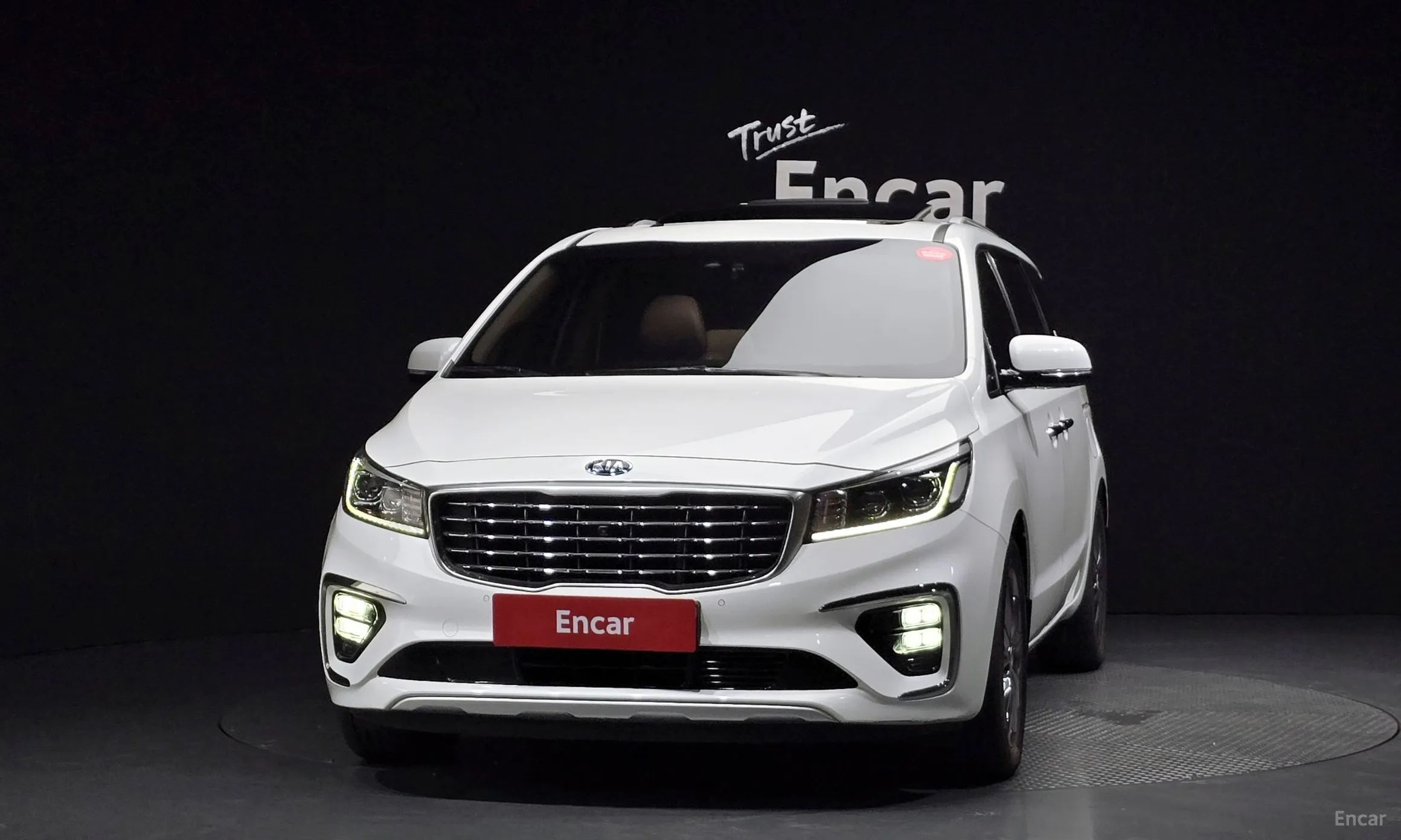 Kia Carnival превью 2