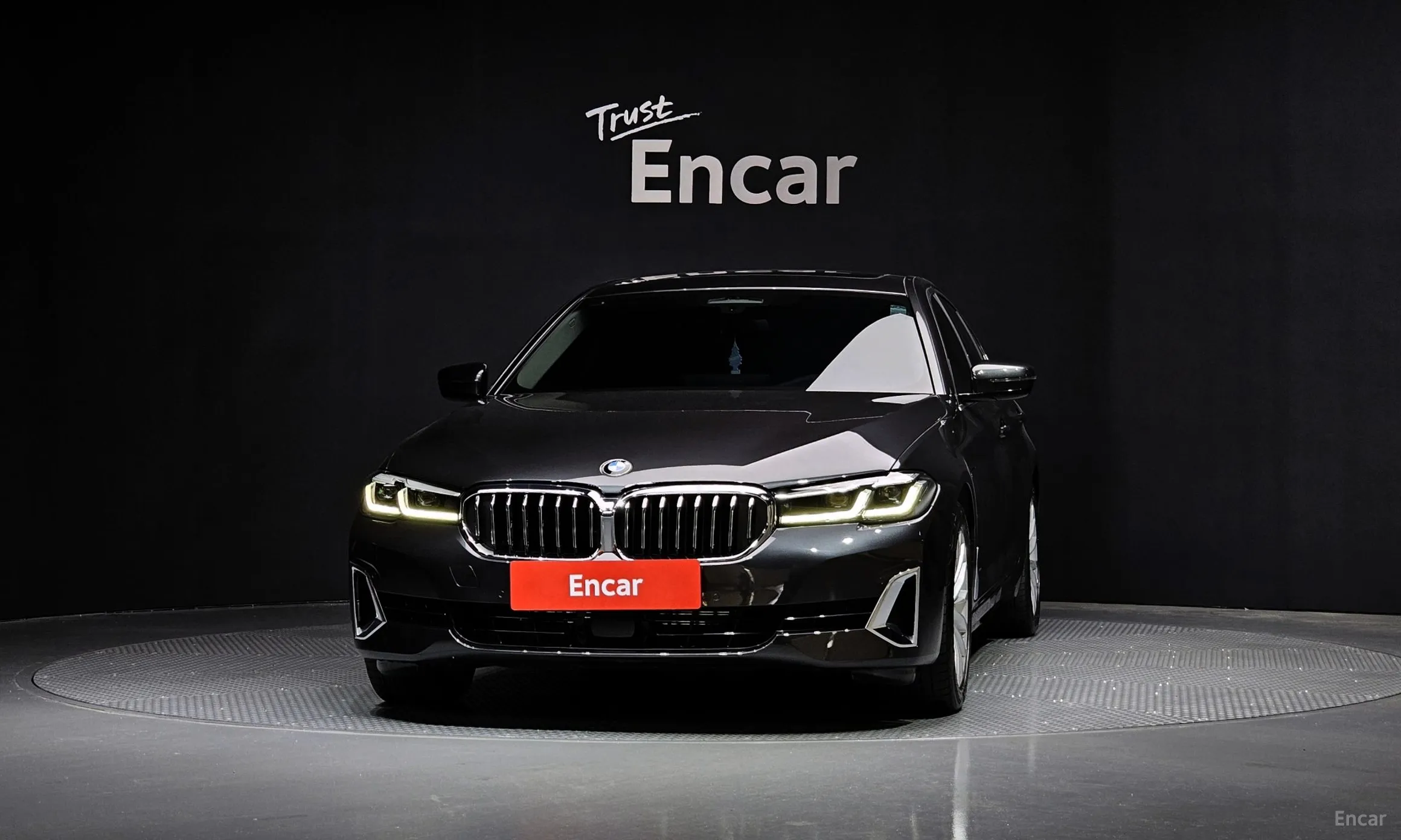 BMW 5 Series (G30) превью 2