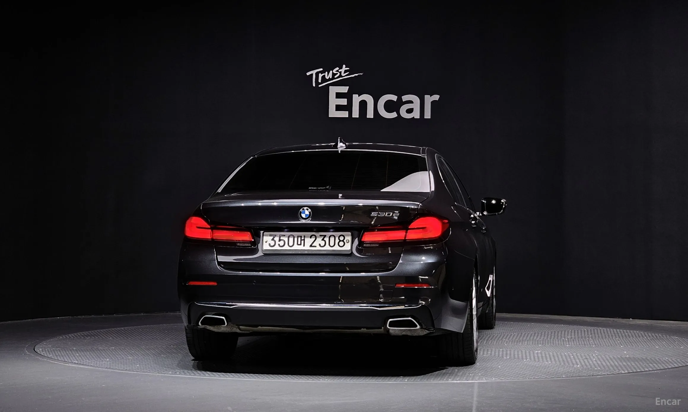 BMW 5 Series (G30) превью 3