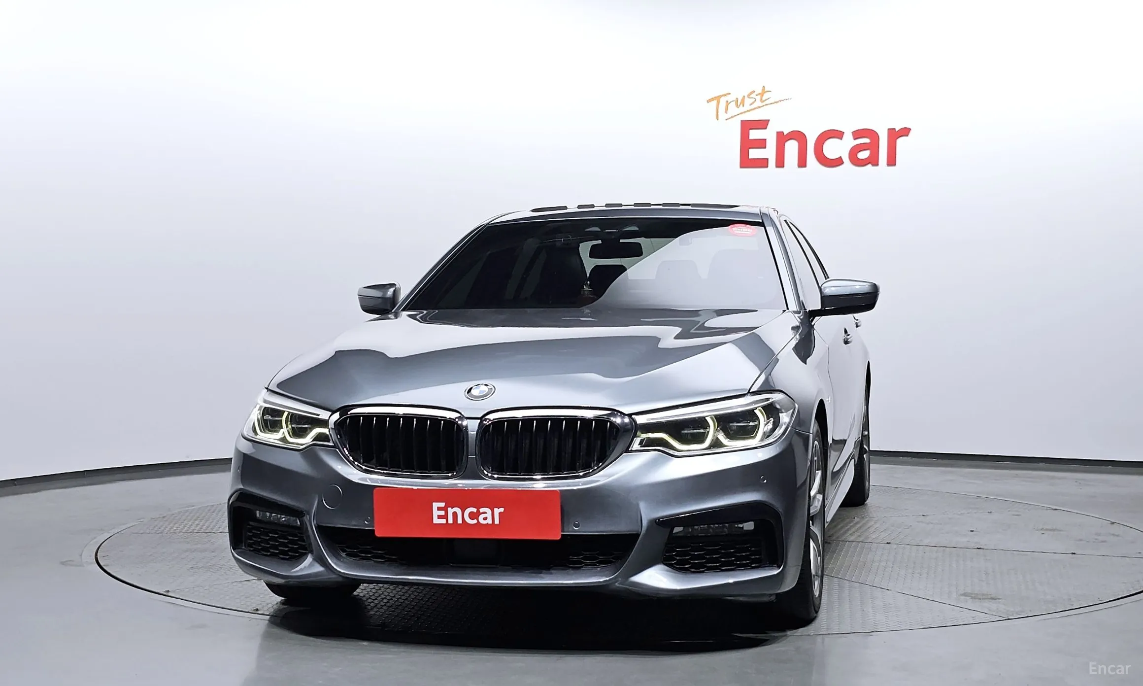 BMW 5 Series (G30) превью 2