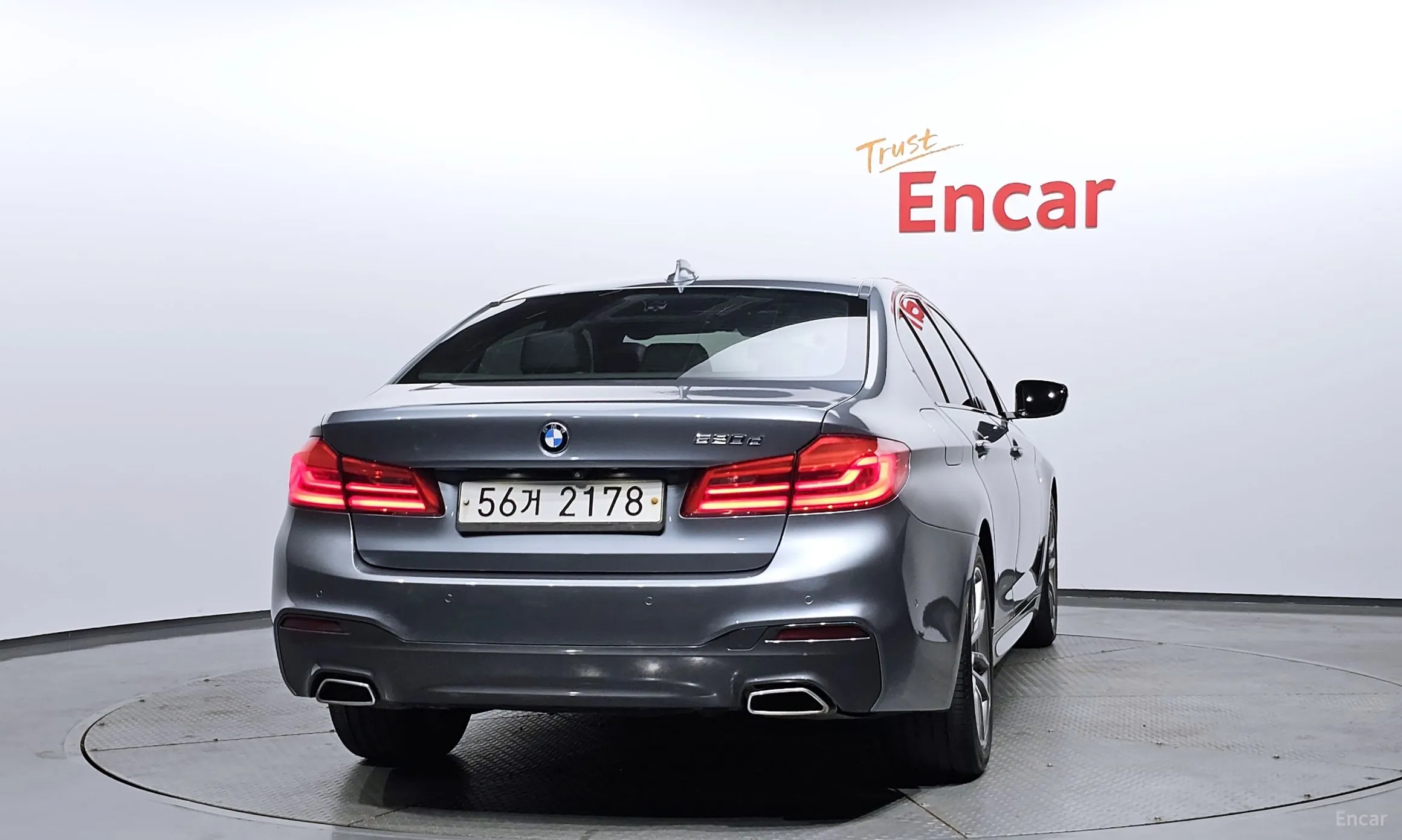 BMW 5 Series (G30) превью 3