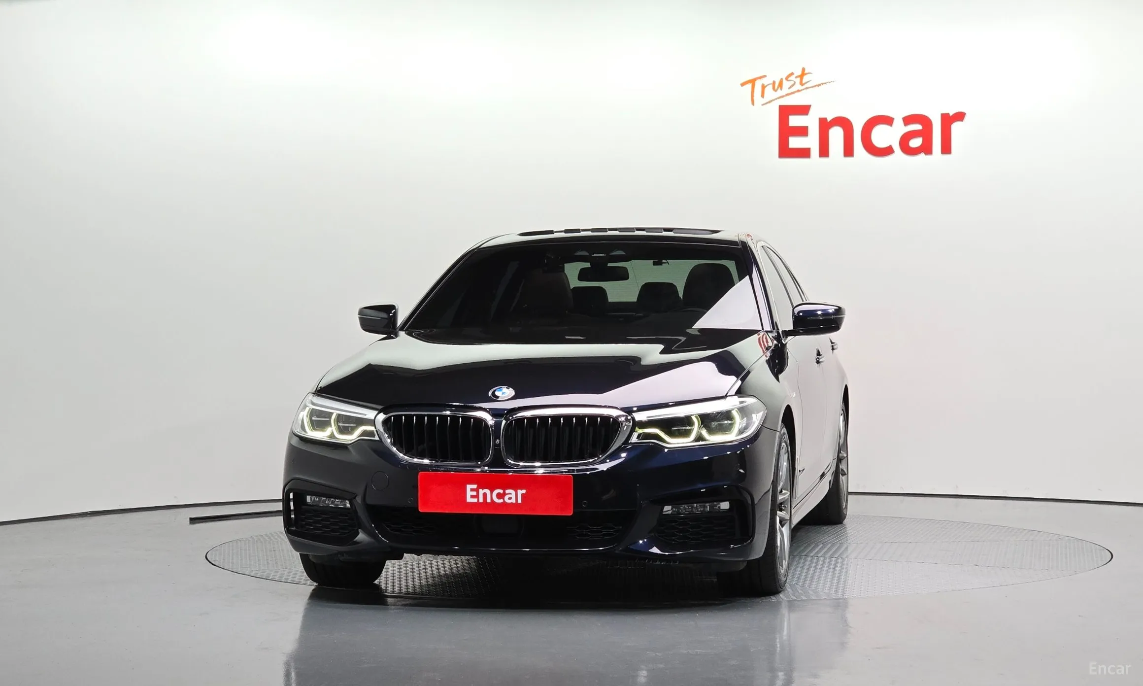 BMW 5 Series (G30) превью 2