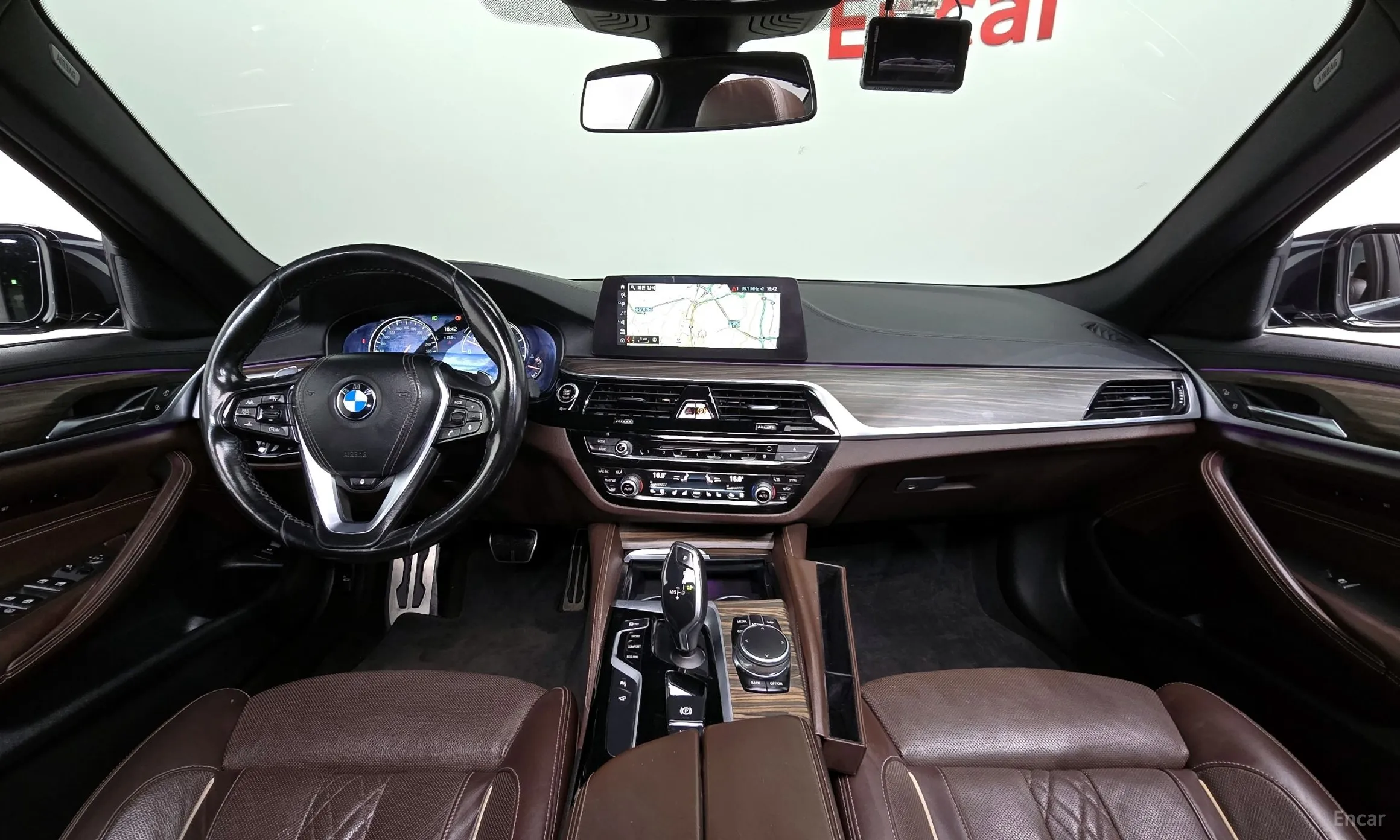 BMW 5 Series (G30) превью 4
