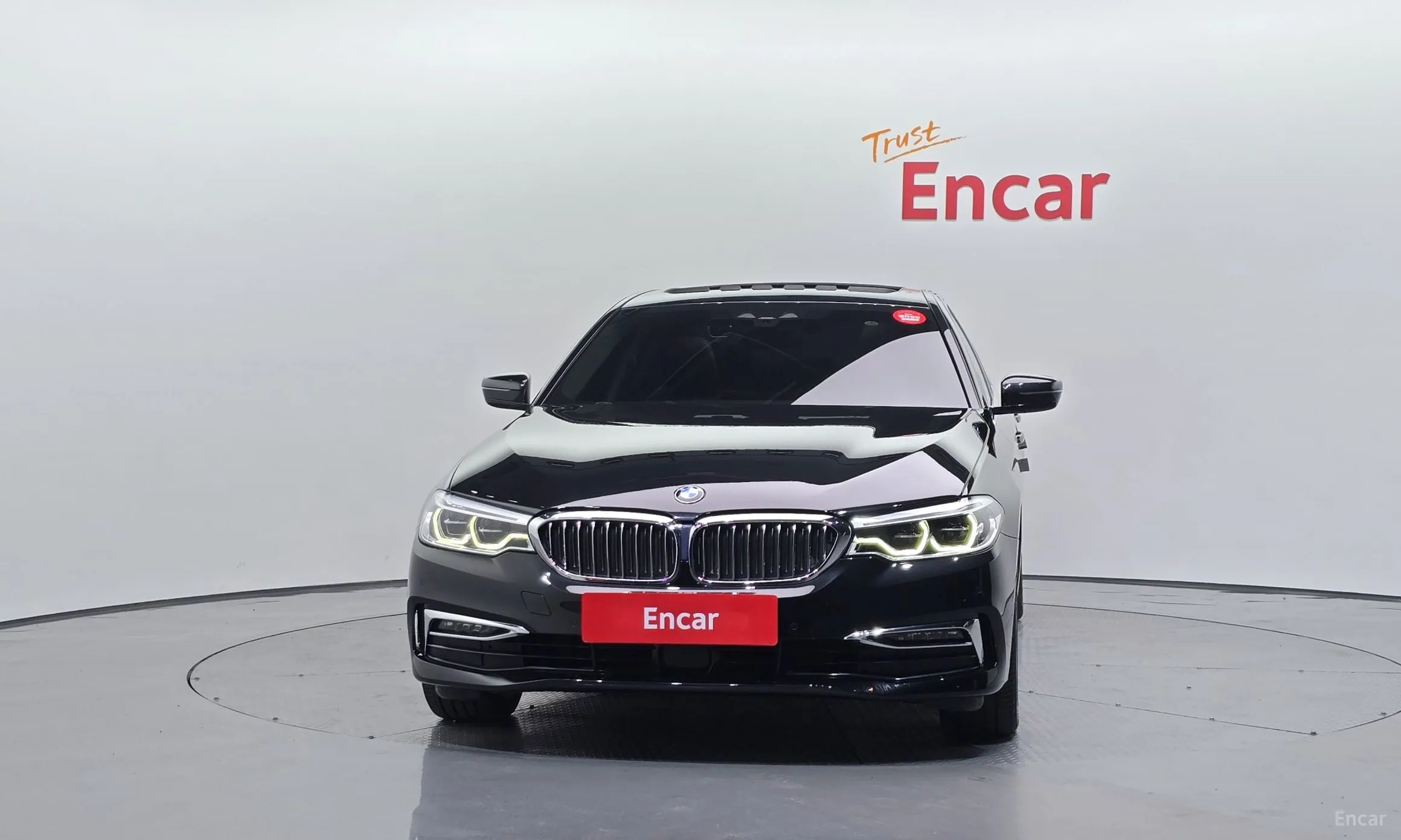 BMW 5 Series (G30) превью 2
