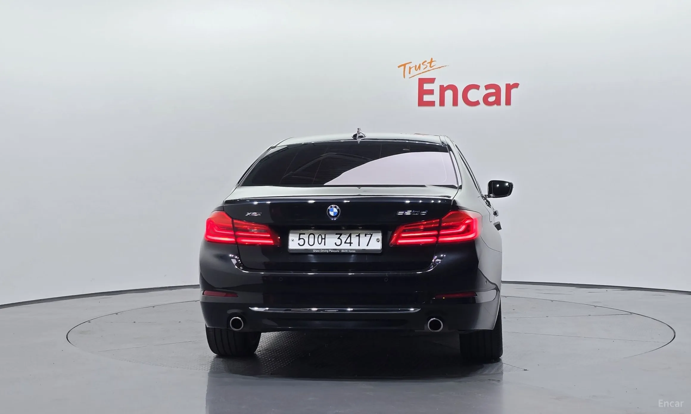 BMW 5 Series (G30) превью 3
