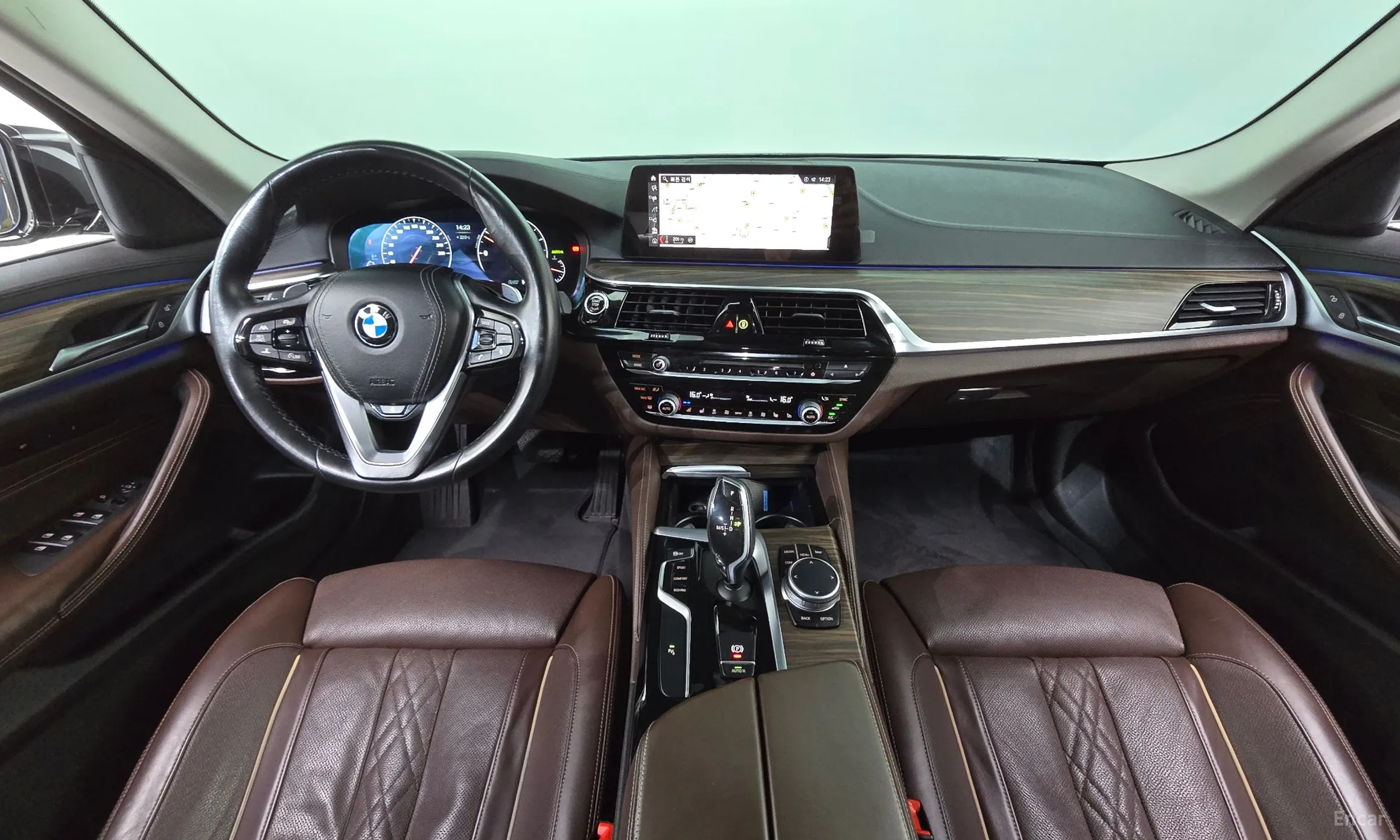 BMW 5 Series (G30) превью 4