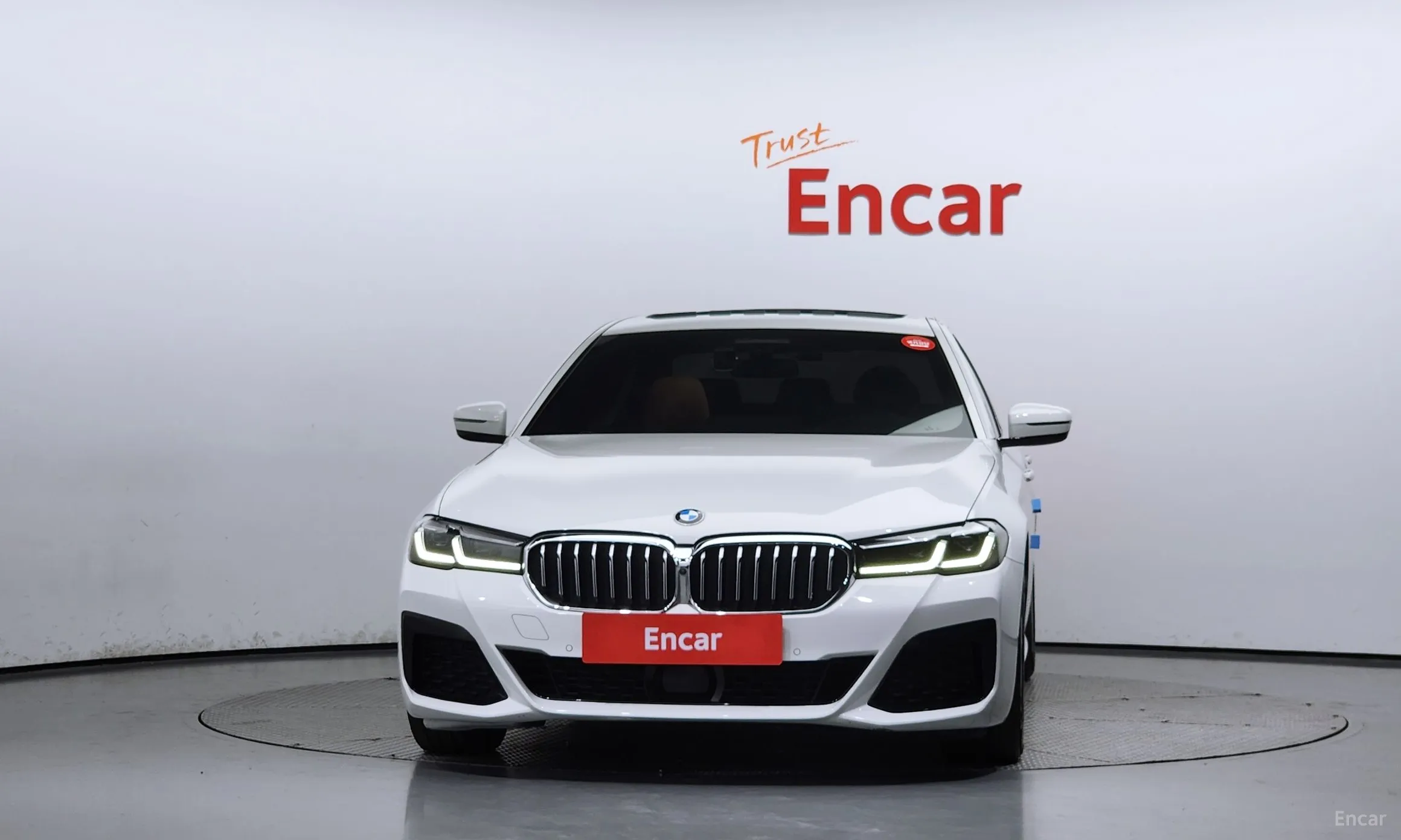 BMW 5 Series (G30) превью 2