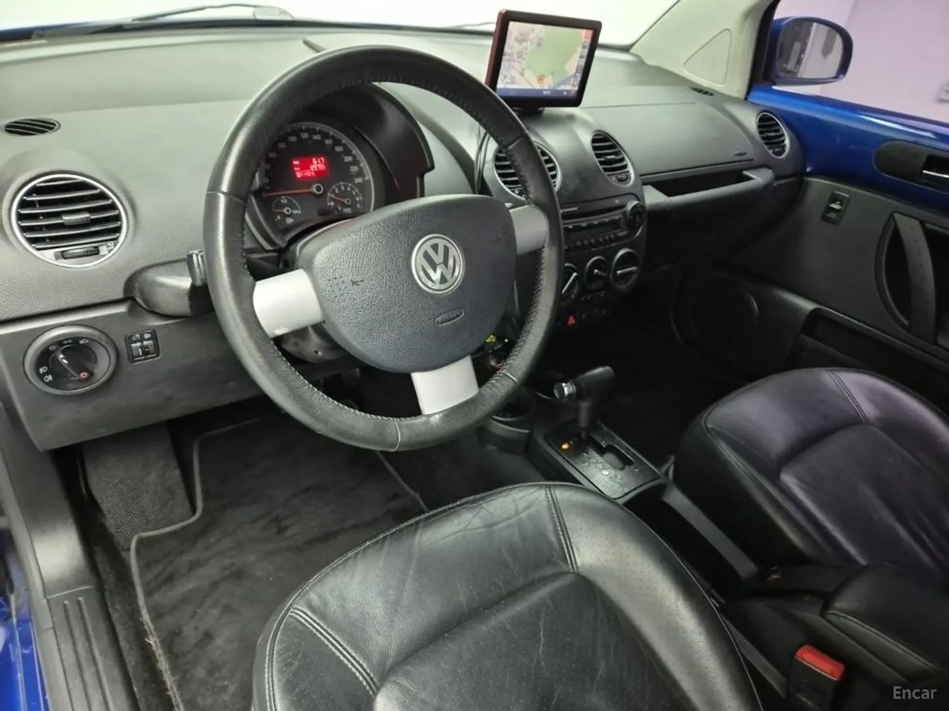 Volkswagen New Beetle превью 4
