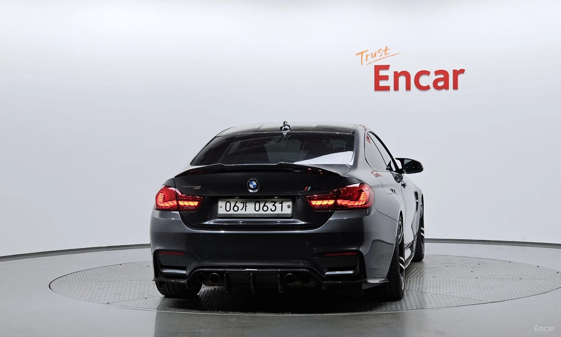 BMW M4 (F82) превью 3