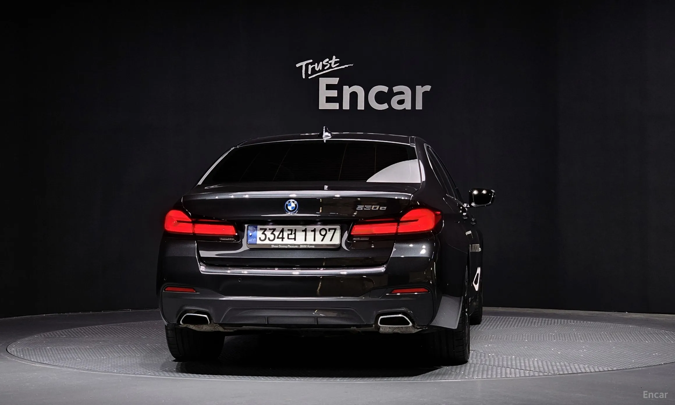 BMW 5 Series (G30) превью 3