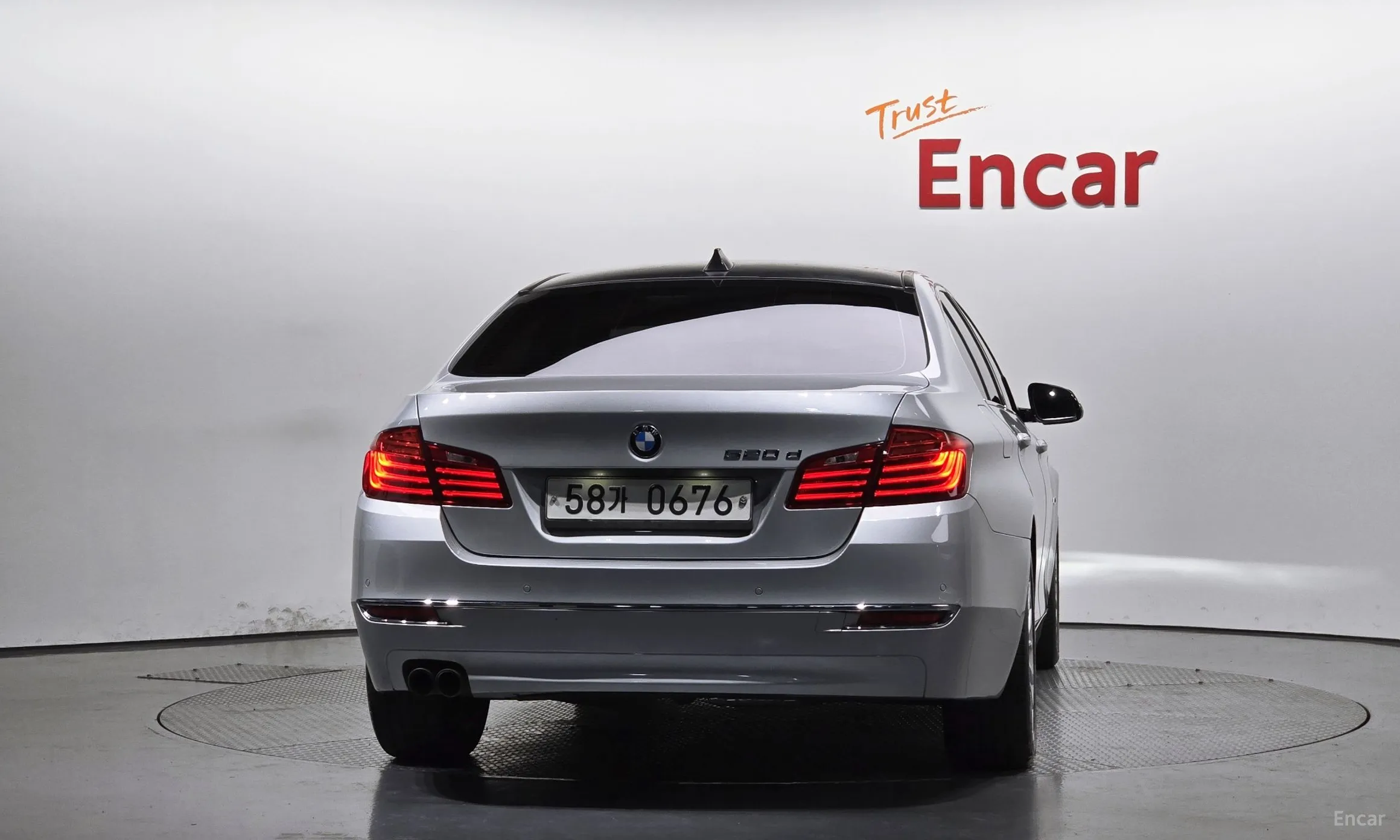 BMW 5 Series (F10) превью 3