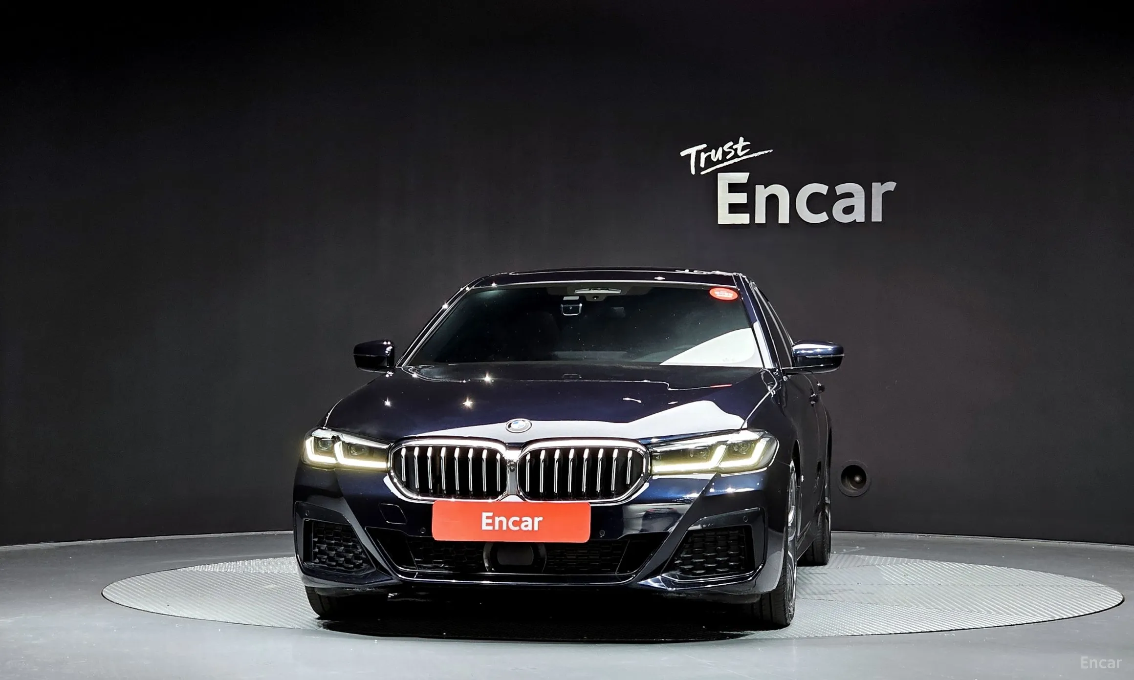 BMW 5 Series (G30) превью 2
