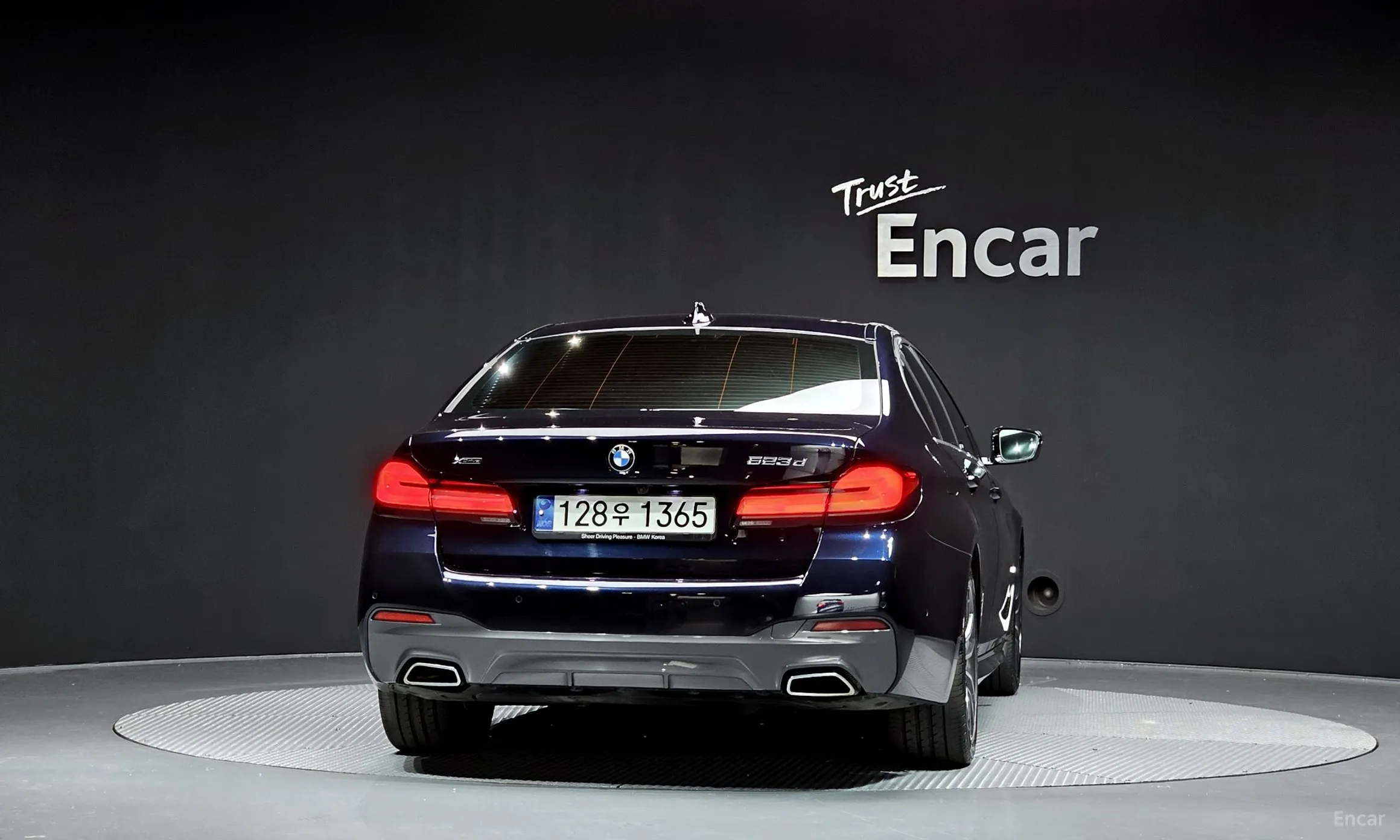 BMW 5 Series (G30) превью 3