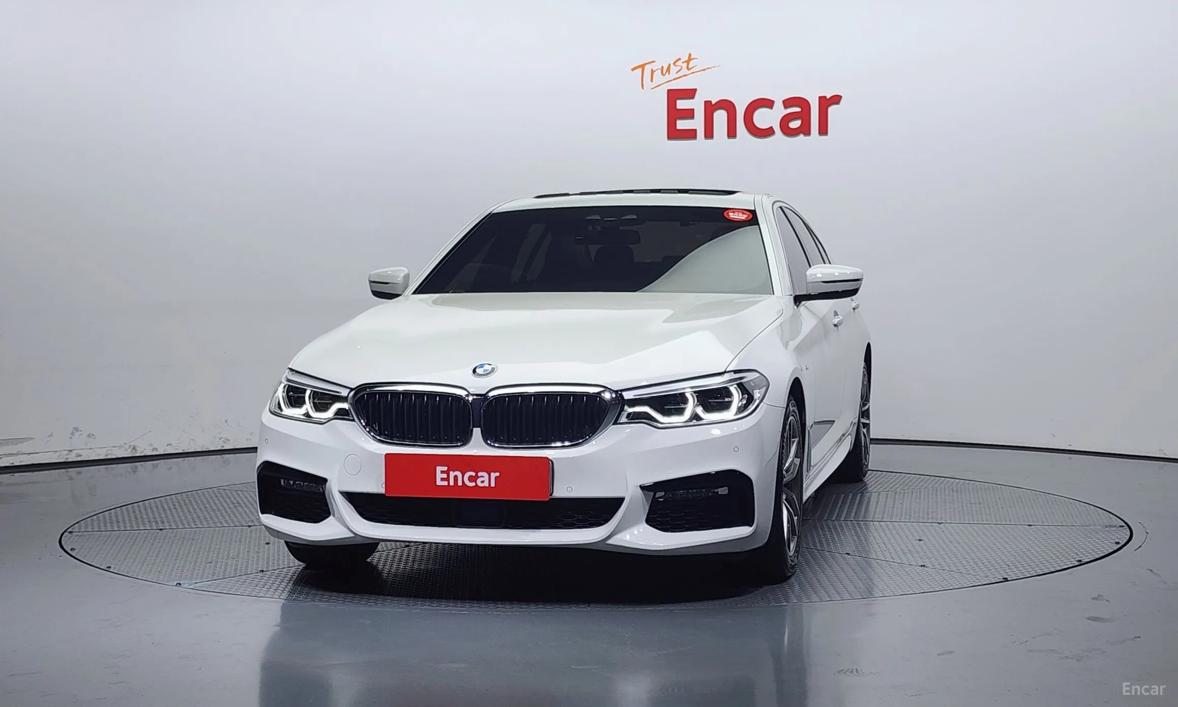 BMW 5 Series (G30) превью 2