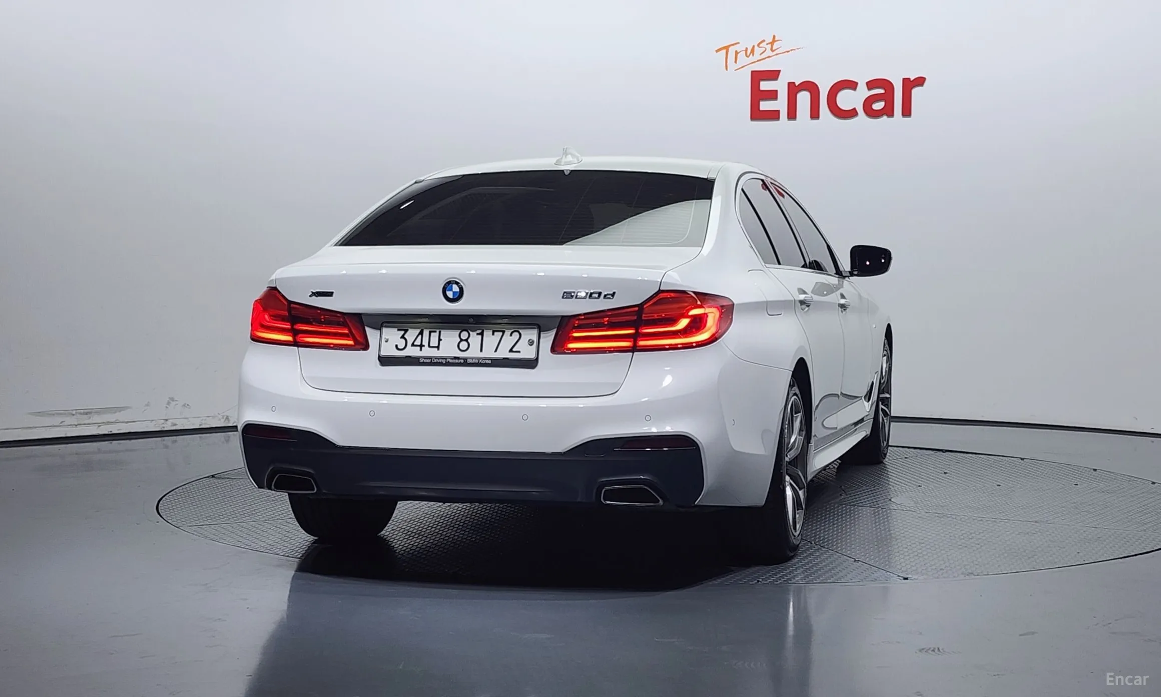 BMW 5 Series (G30) превью 3
