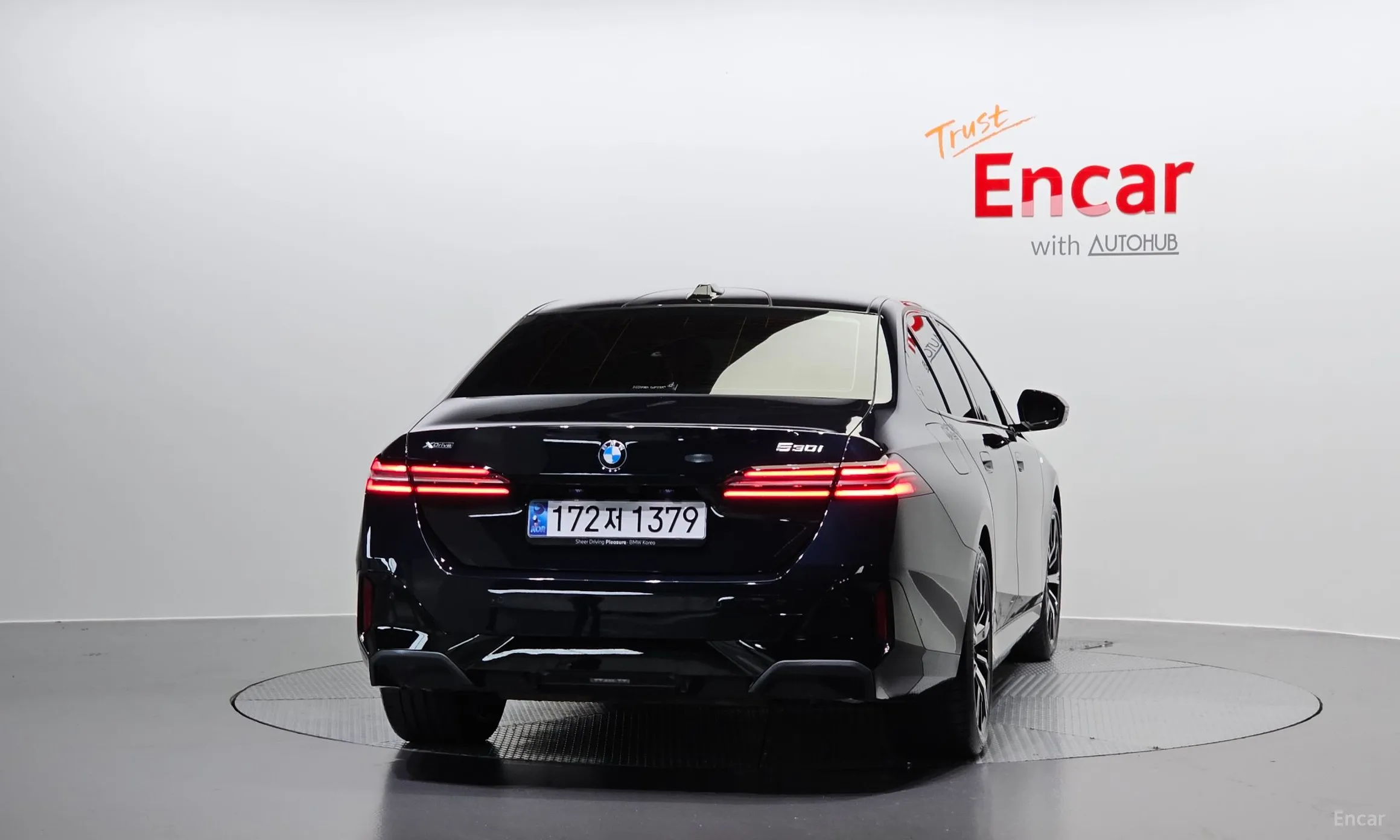 BMW 5 Series (G60) превью 3